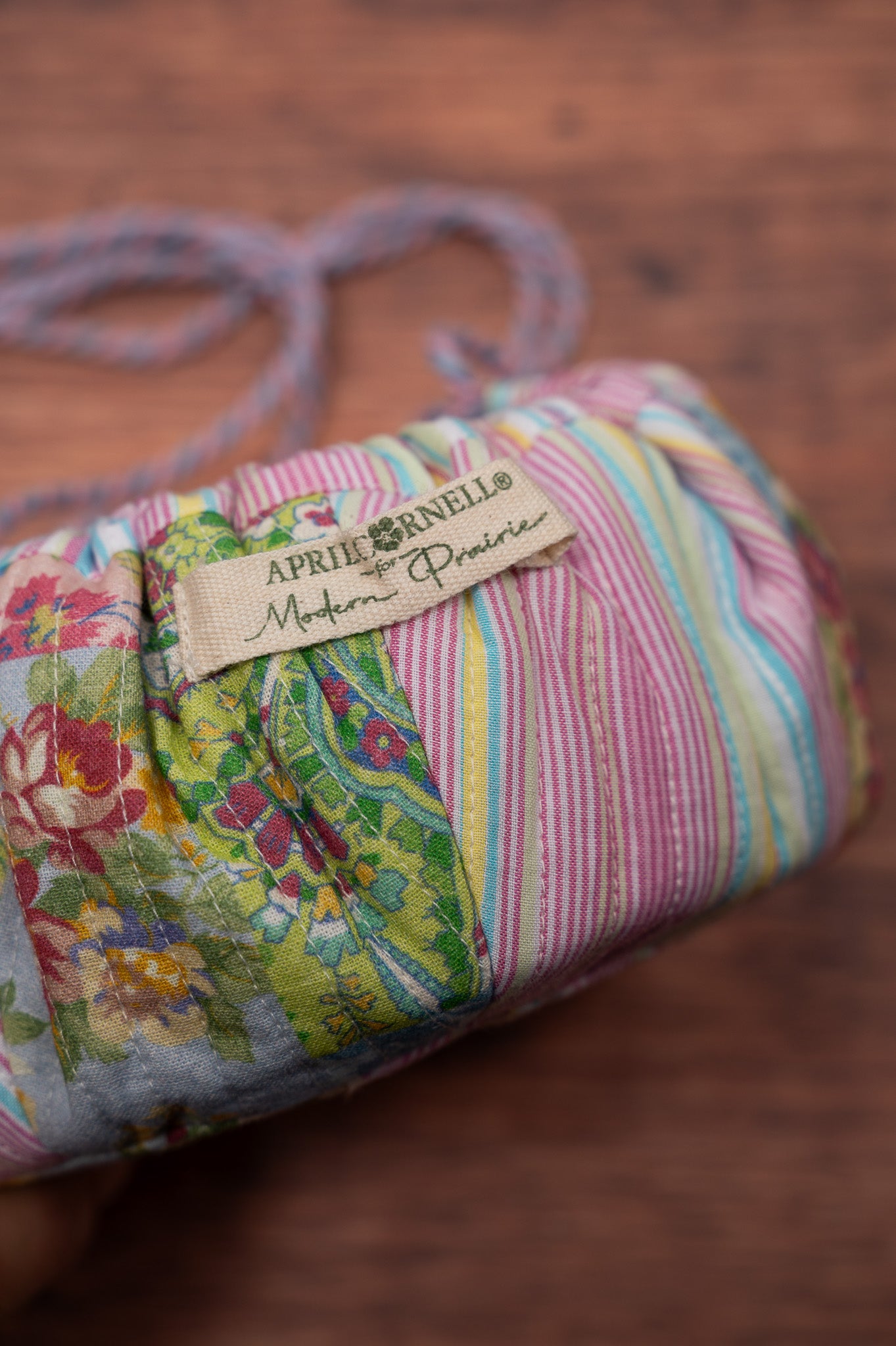 Garden Collage Patchwork Drawstring Sewing Bag + 20 Spools of Thread