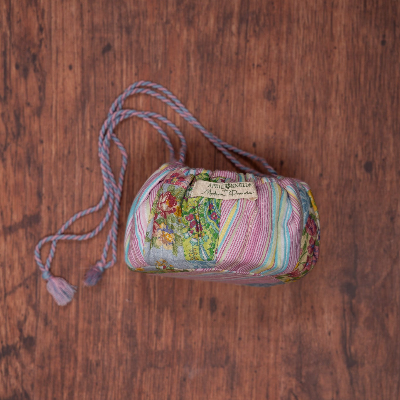 Garden Collage Patchwork Drawstring Sewing Bag + 20 Spools of Thread