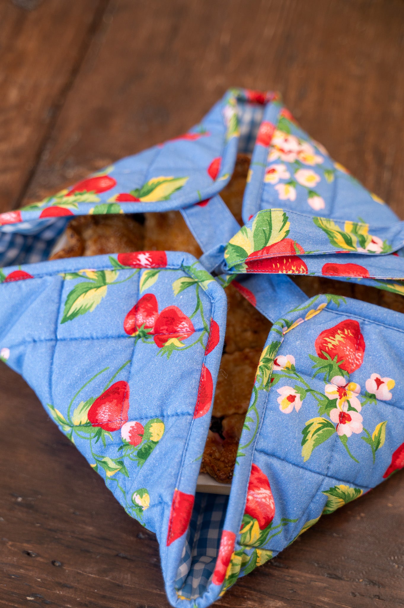 Strawberry Magic Pie Carrier