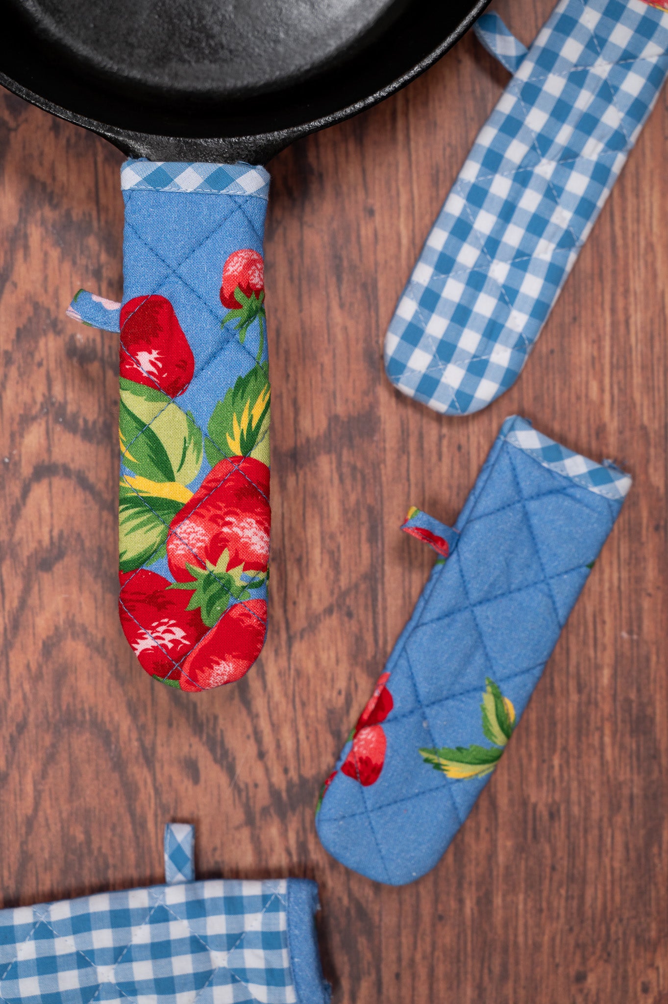 Strawberry Magic Skillet Handle Covers, Set of 4