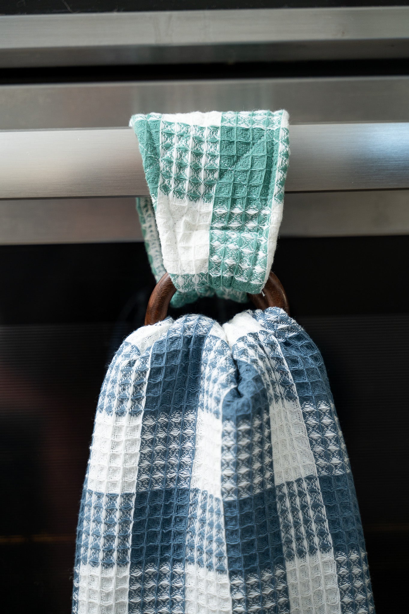 Prairie Essentials Tea Towel + Set of 3 Wooden Loop Hangers