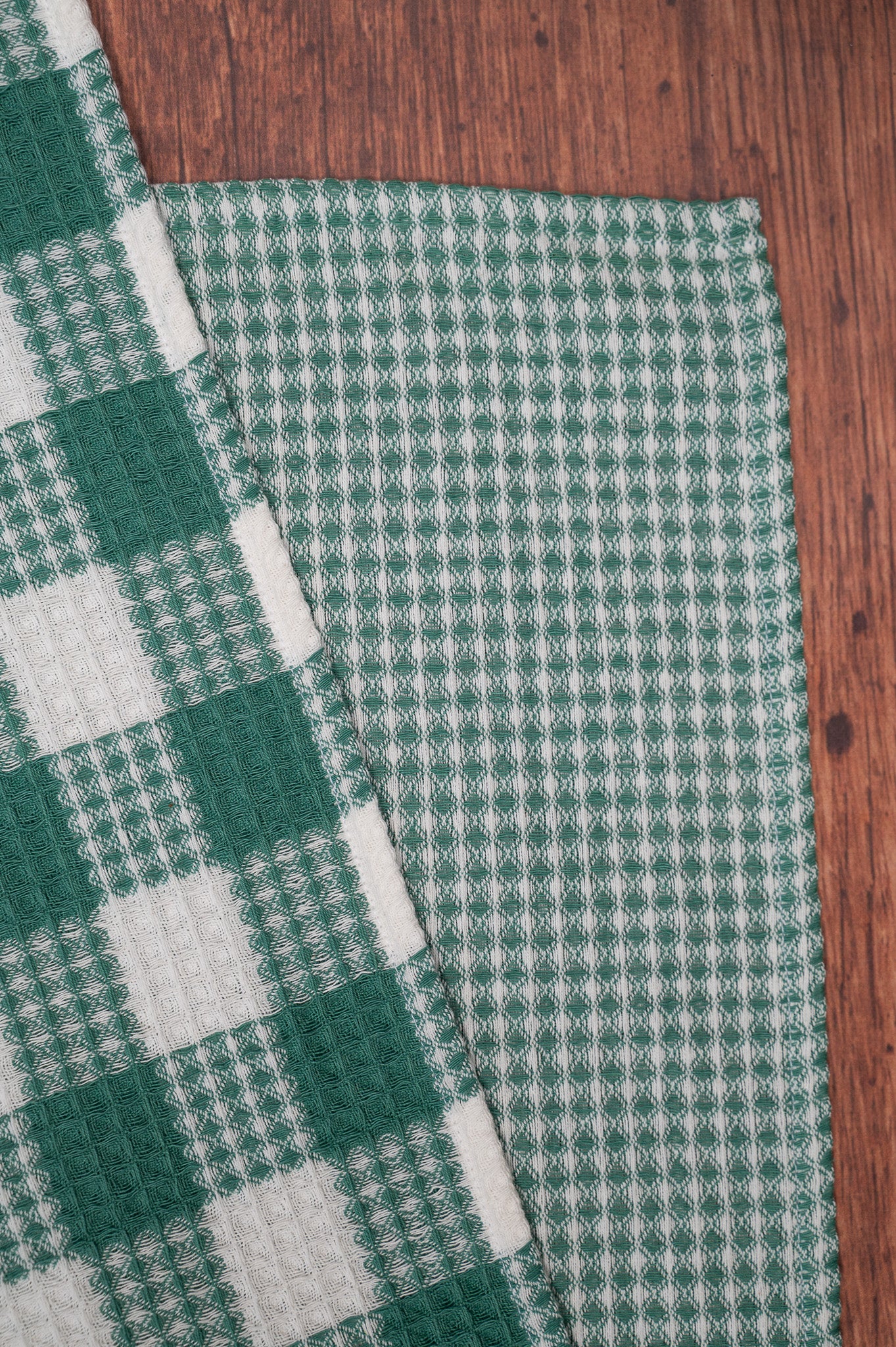 Prairie Essentials Honeycomb Tea Towel in Green Plaid, Set of 2