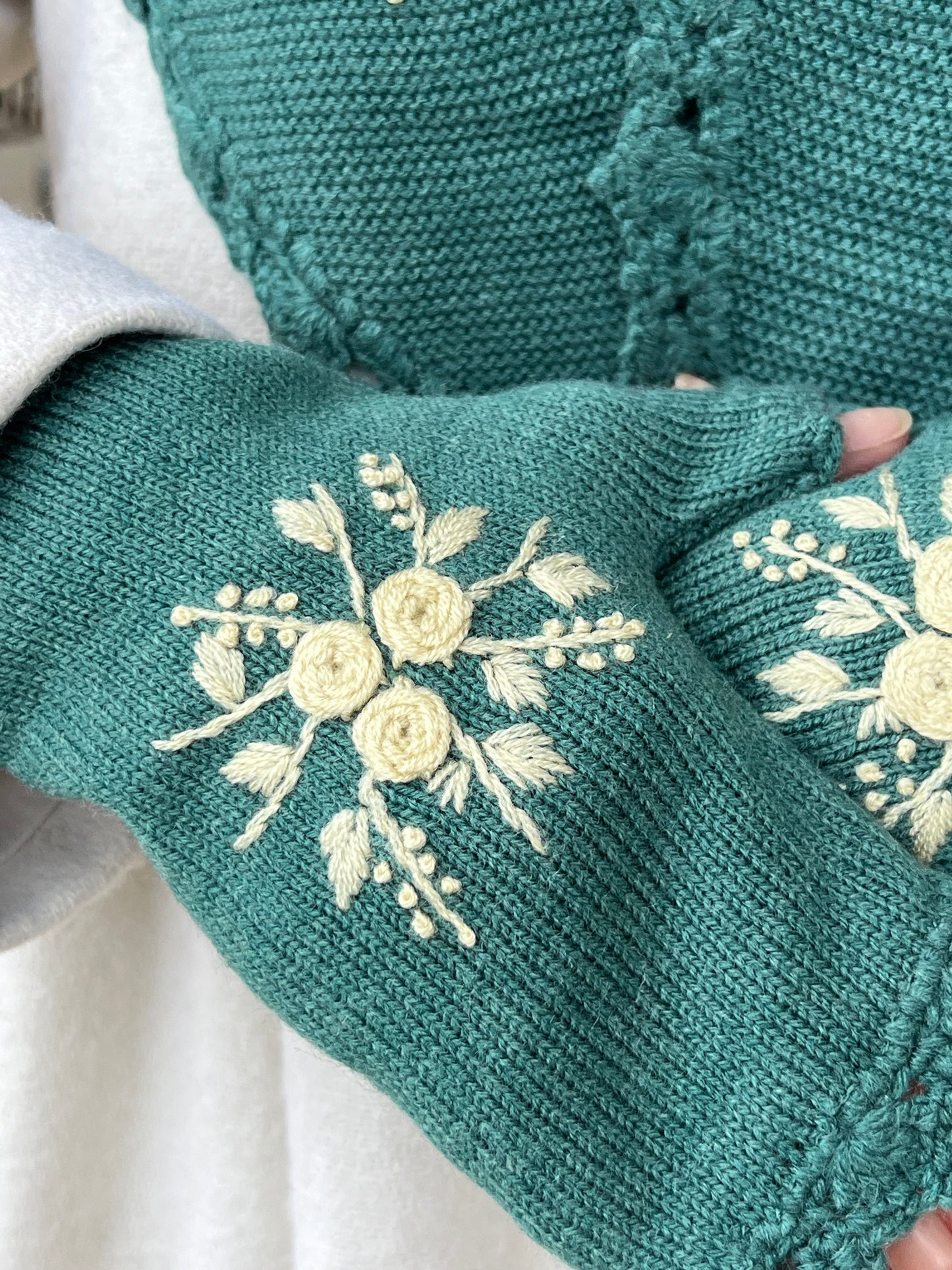 Belle Fingerless Gloves in Sage