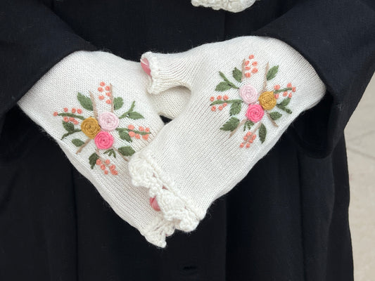 Belle Fingerless Gloves in Ecru