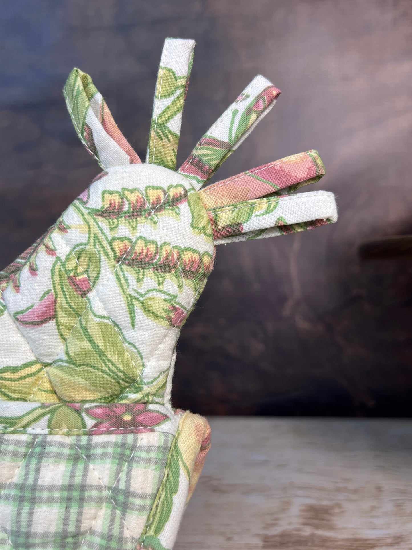 Happy Hen Potholder in Cream Floral