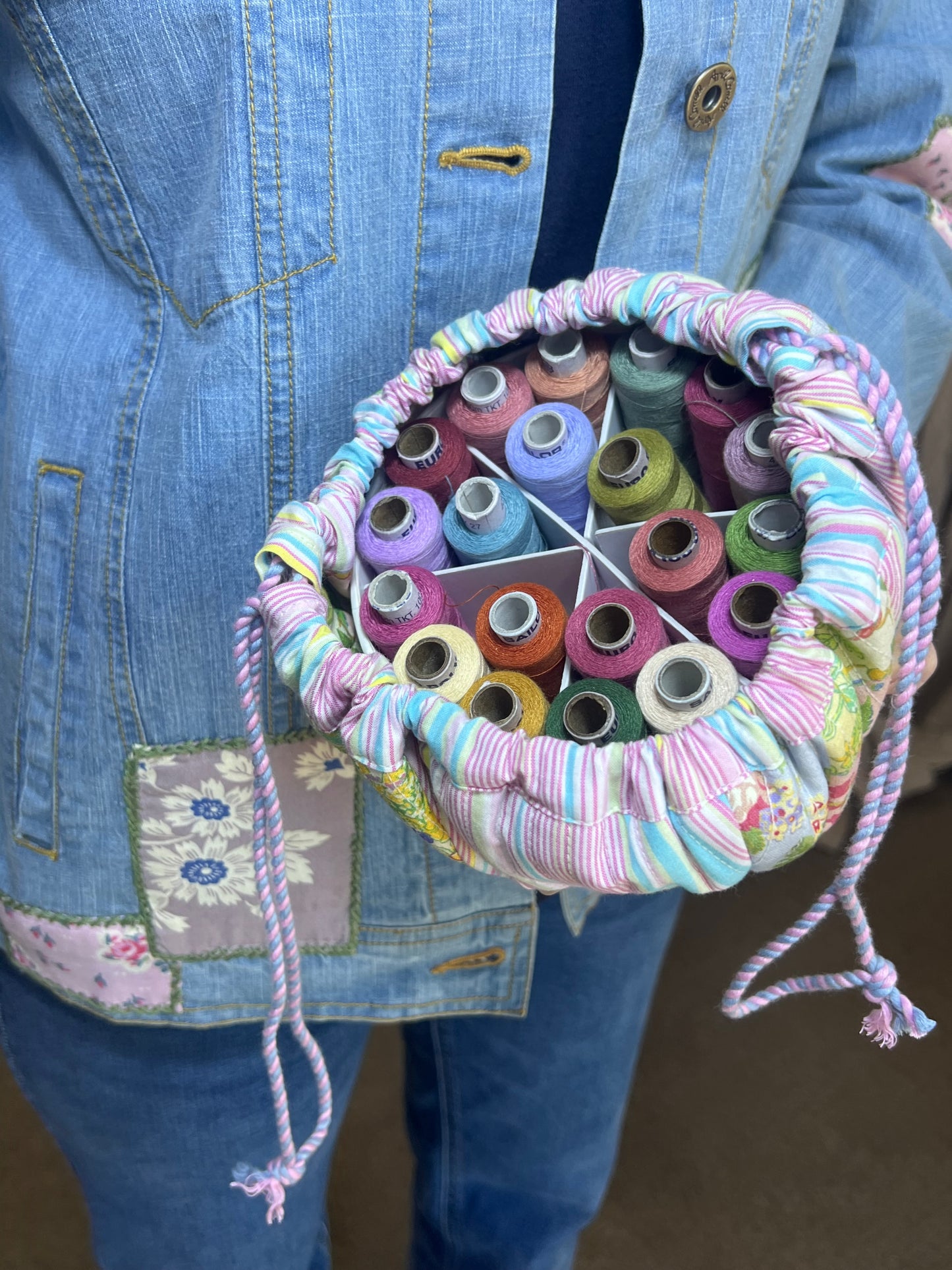 Garden Collage Patchwork Drawstring Sewing Bag + 20 Spools of Thread