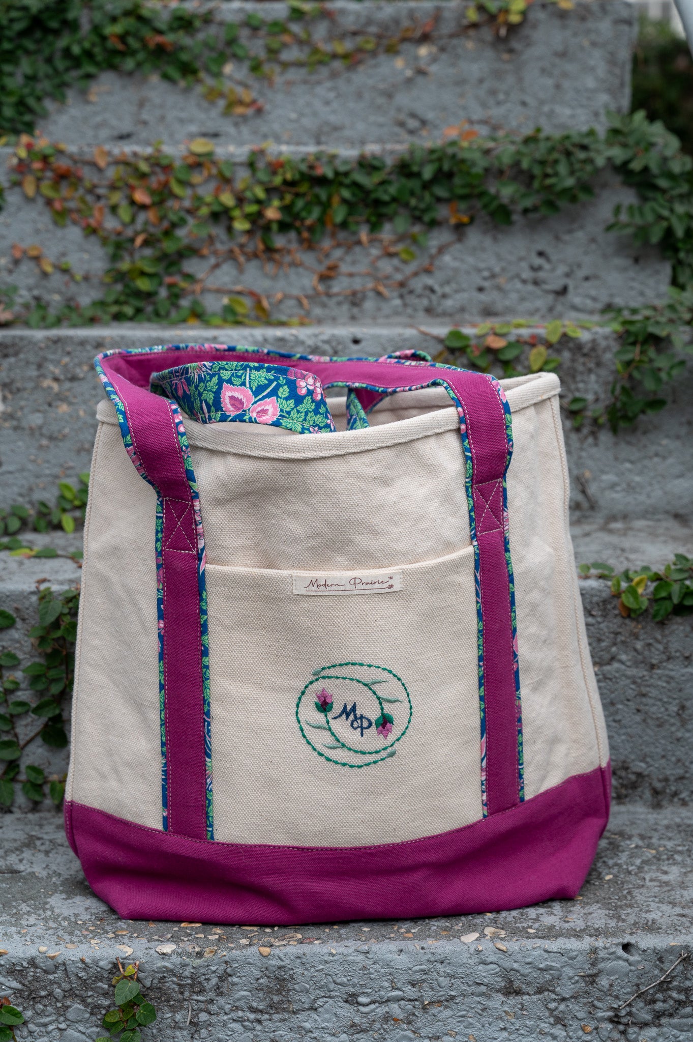 Prairie Essentials Tote Bag in Berry