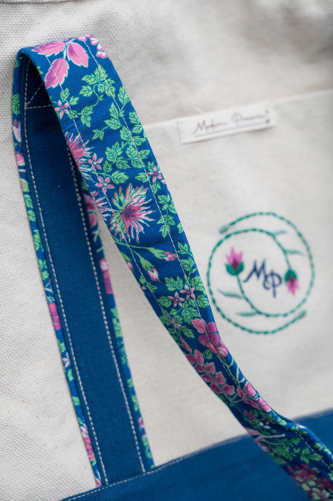 Prairie Essentials Tote Bag in Navy