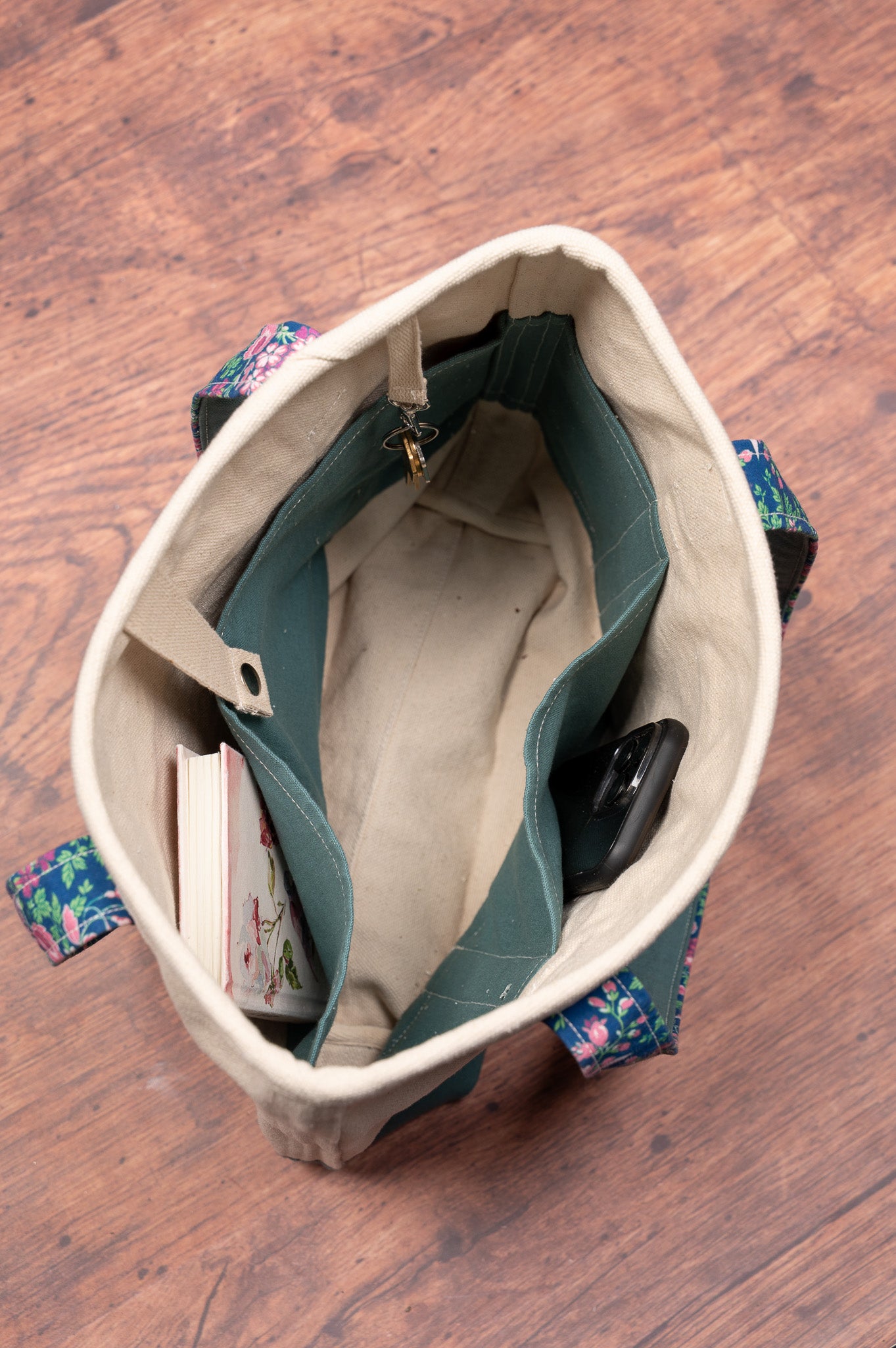 Prairie Essentials Tote Bag in Green