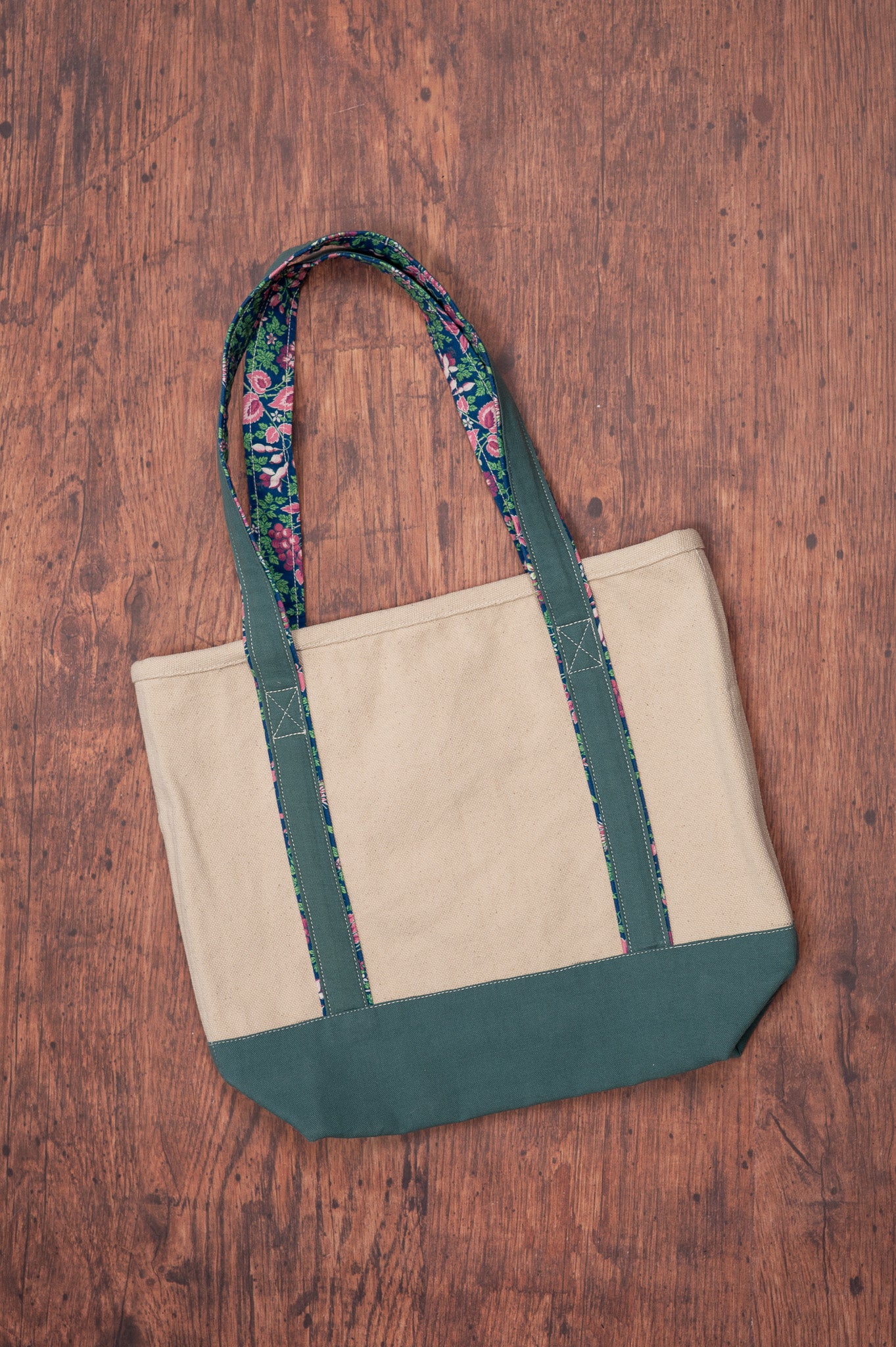 Prairie Essentials Tote Bag in Green