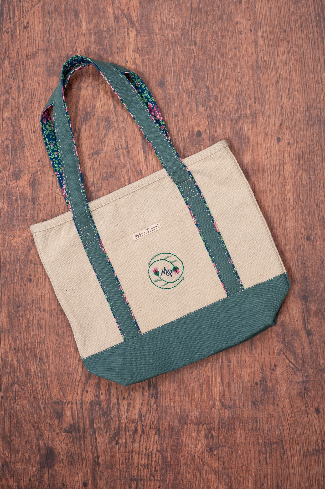 Prairie Essentials Tote Bag in Green