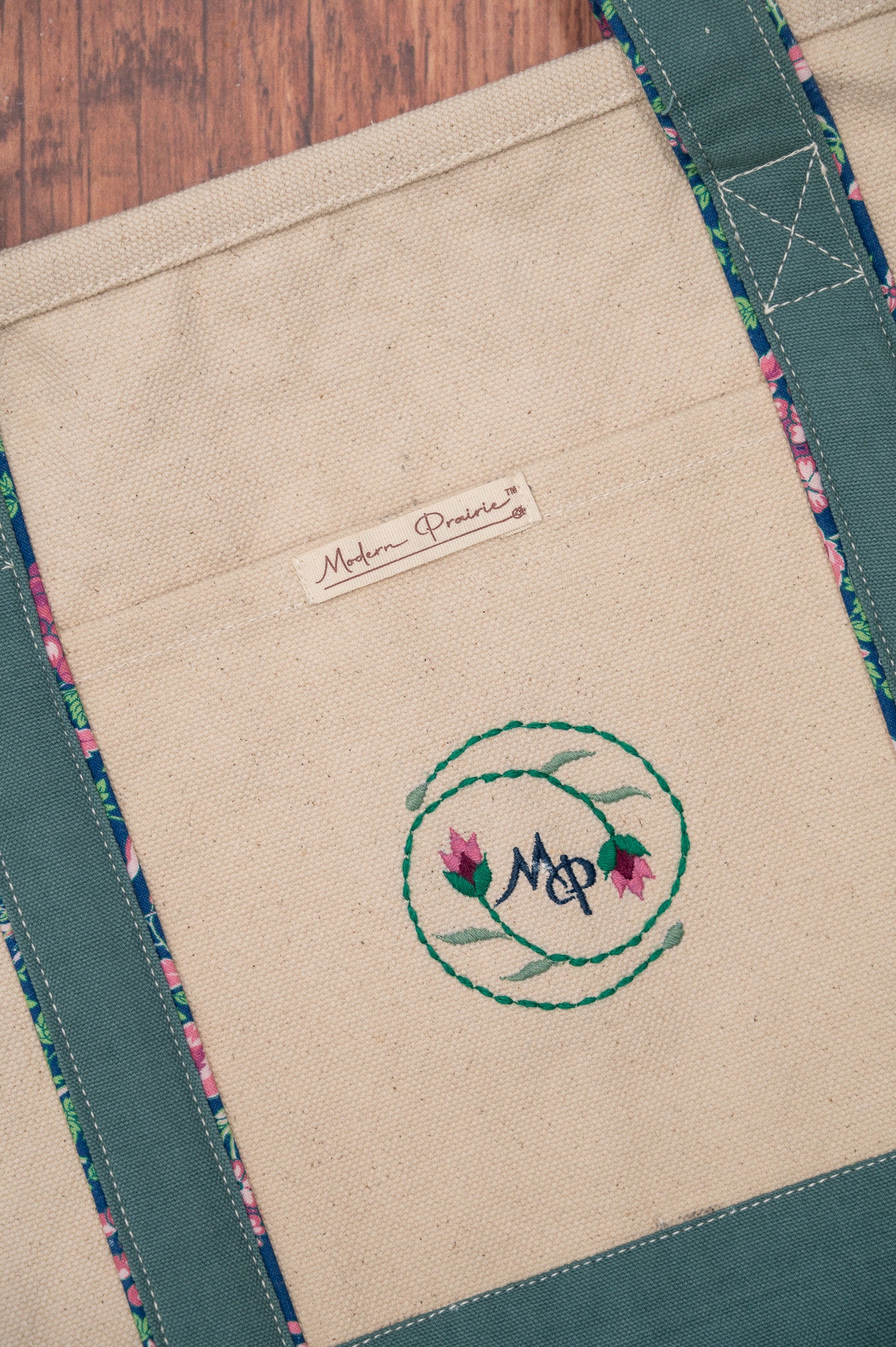 Prairie Essentials Tote Bag in Green