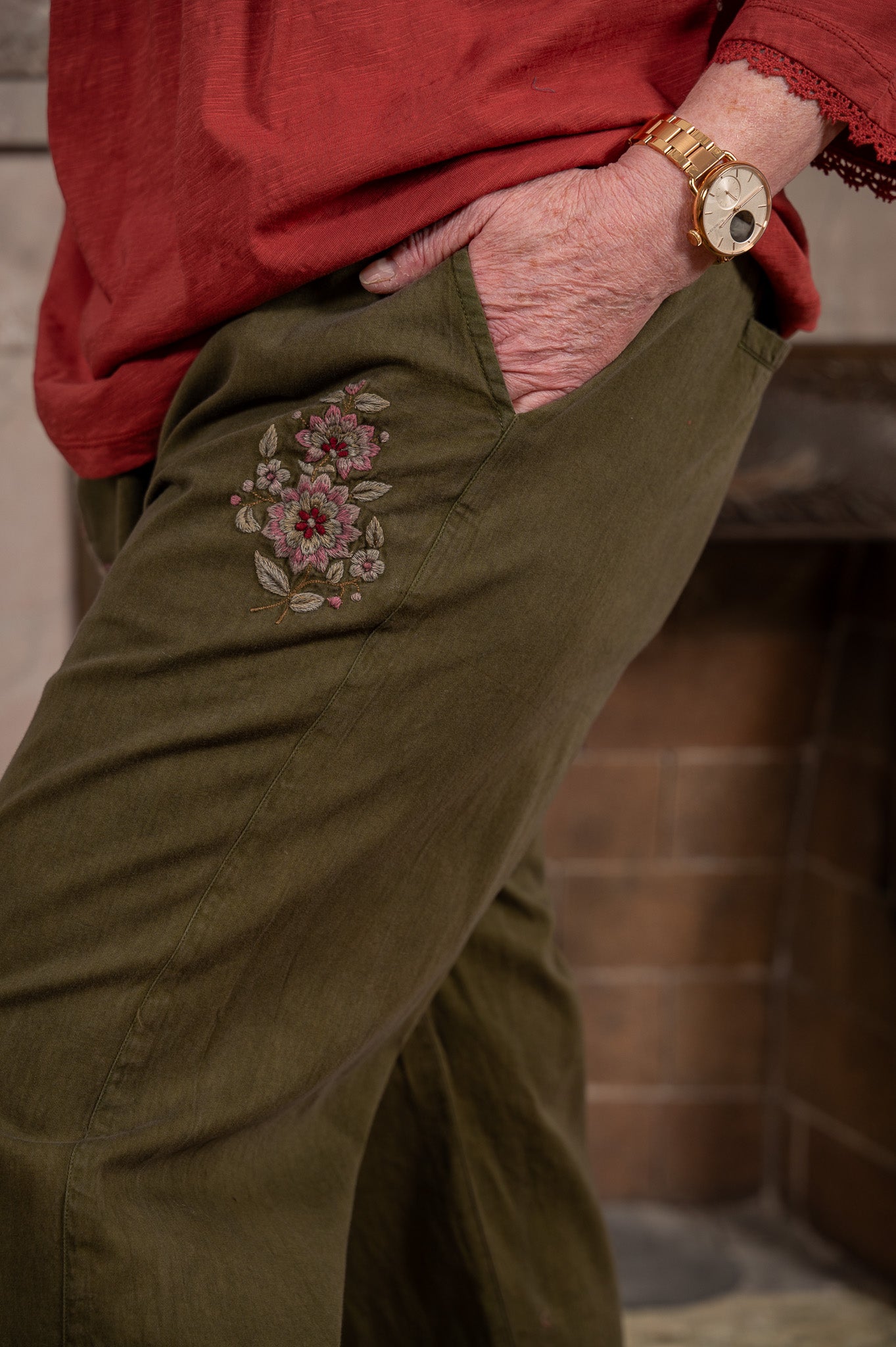 Oleson Embroidered Jogger in Olive