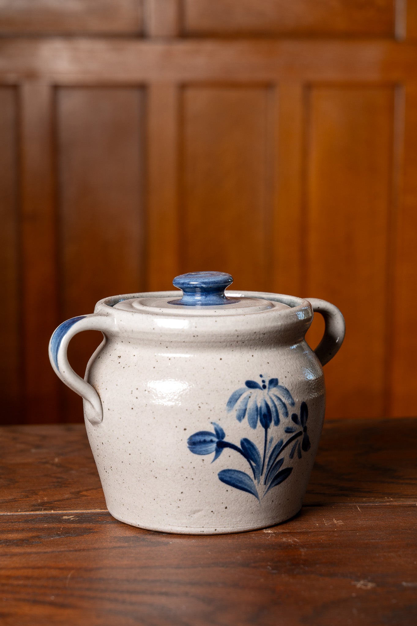 Covered Bean Pot with Lid in Classic Gray Finish