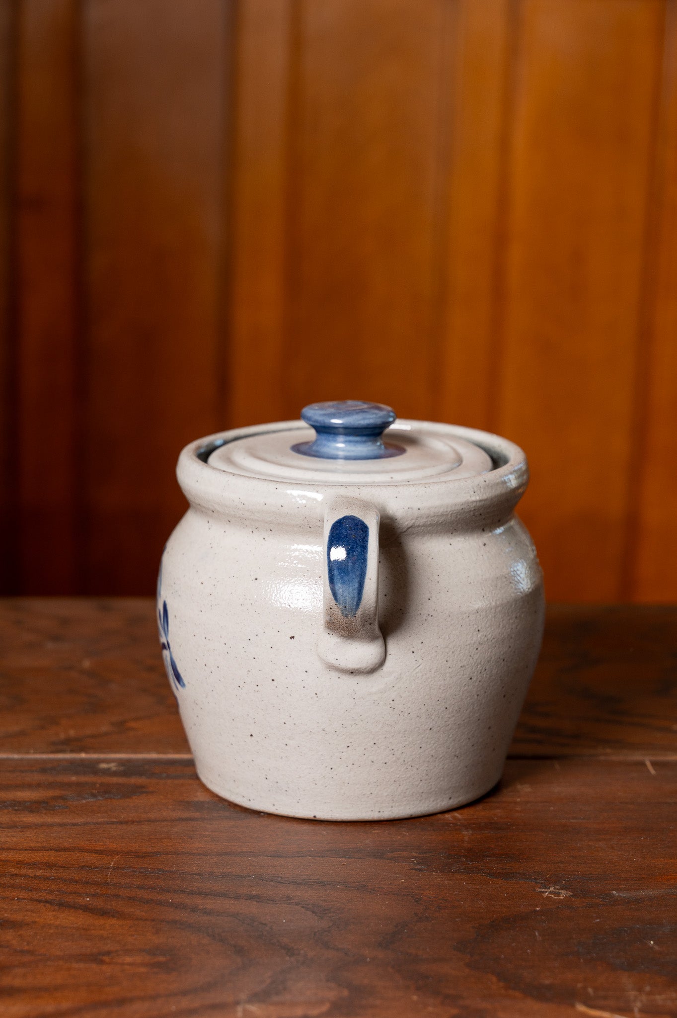 Covered Bean Pot with Lid in Classic Gray Finish