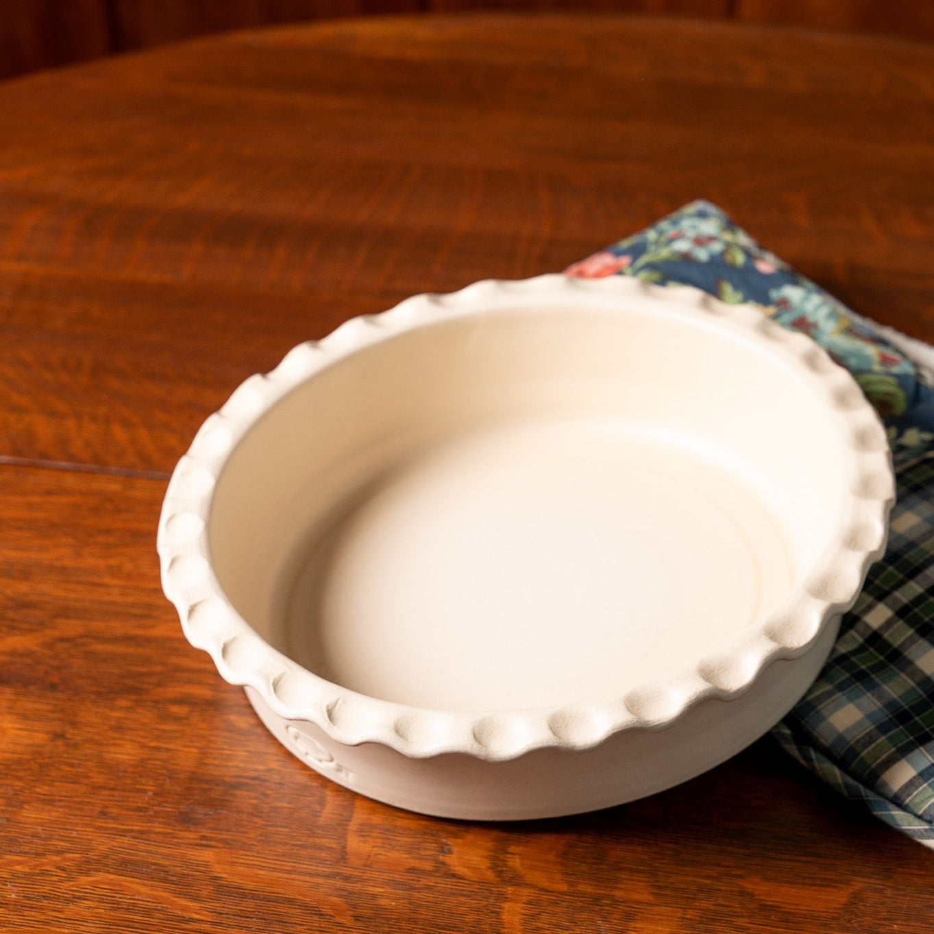 Prairie Linen Deep Dish Round Baker