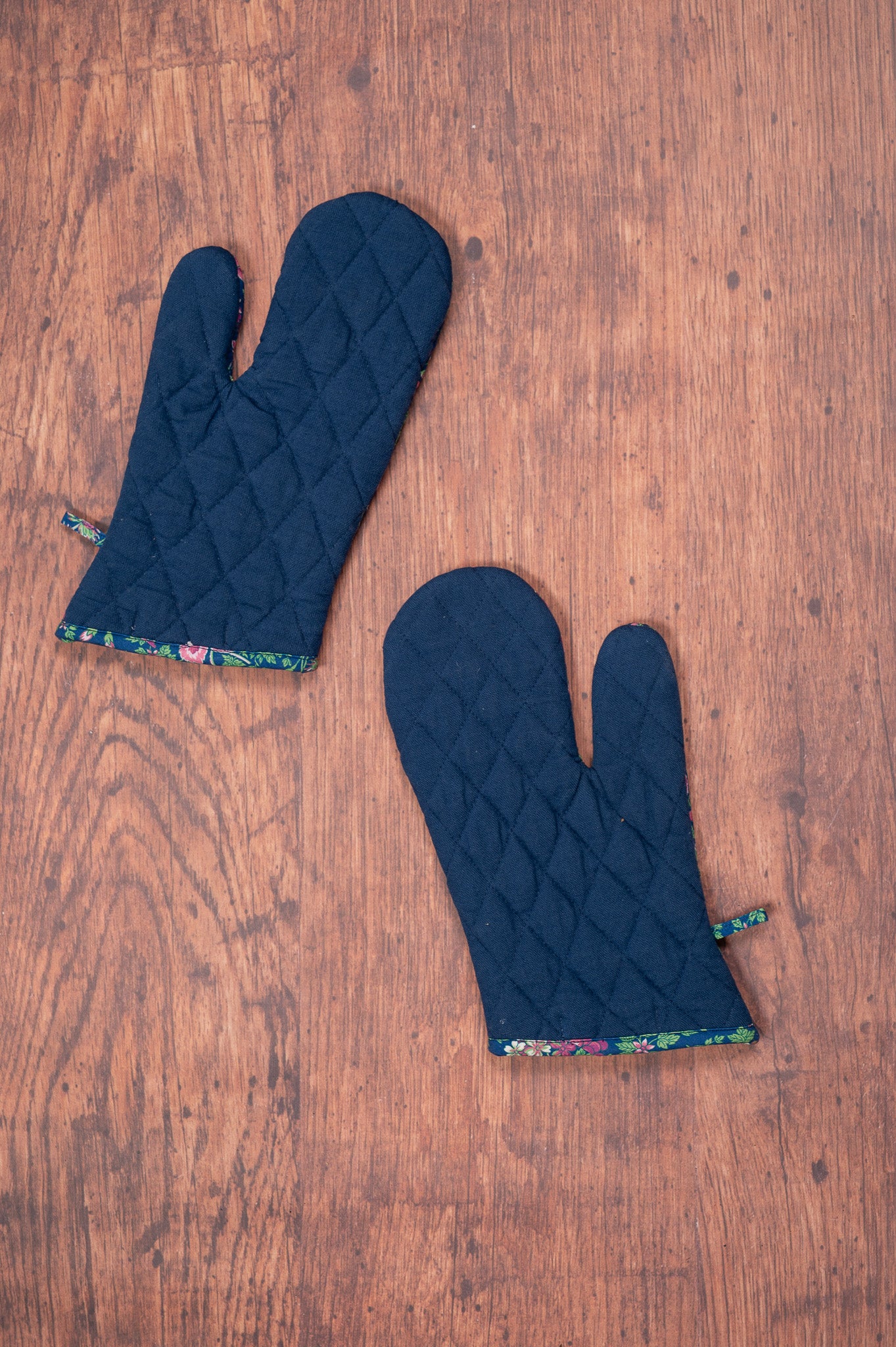 Prairie Essentials Oven Mitt in Navy, Set of 2
