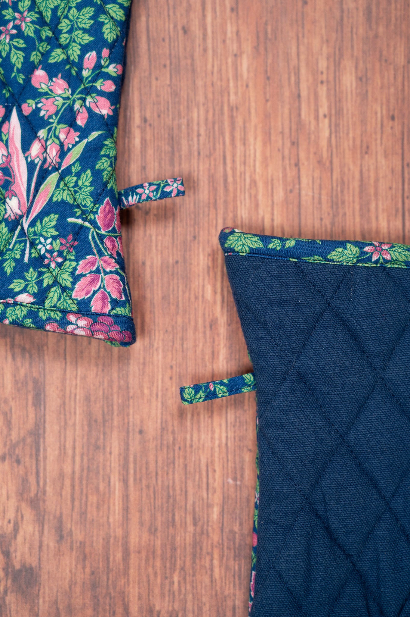 Prairie Essentials Oven Mitt in Navy, Set of 2