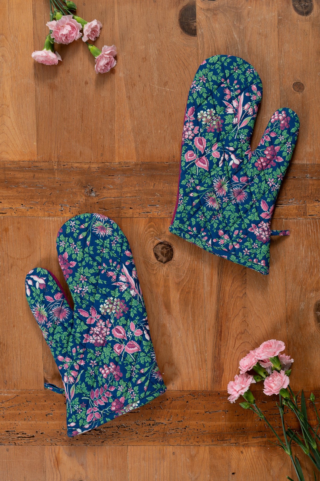 Prairie Essentials Oven Mitt in Berry, Set of 2