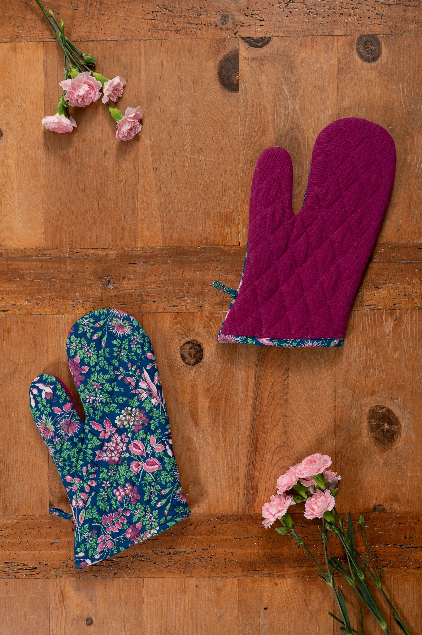 Prairie Essentials Oven Mitt in Berry, Set of 2