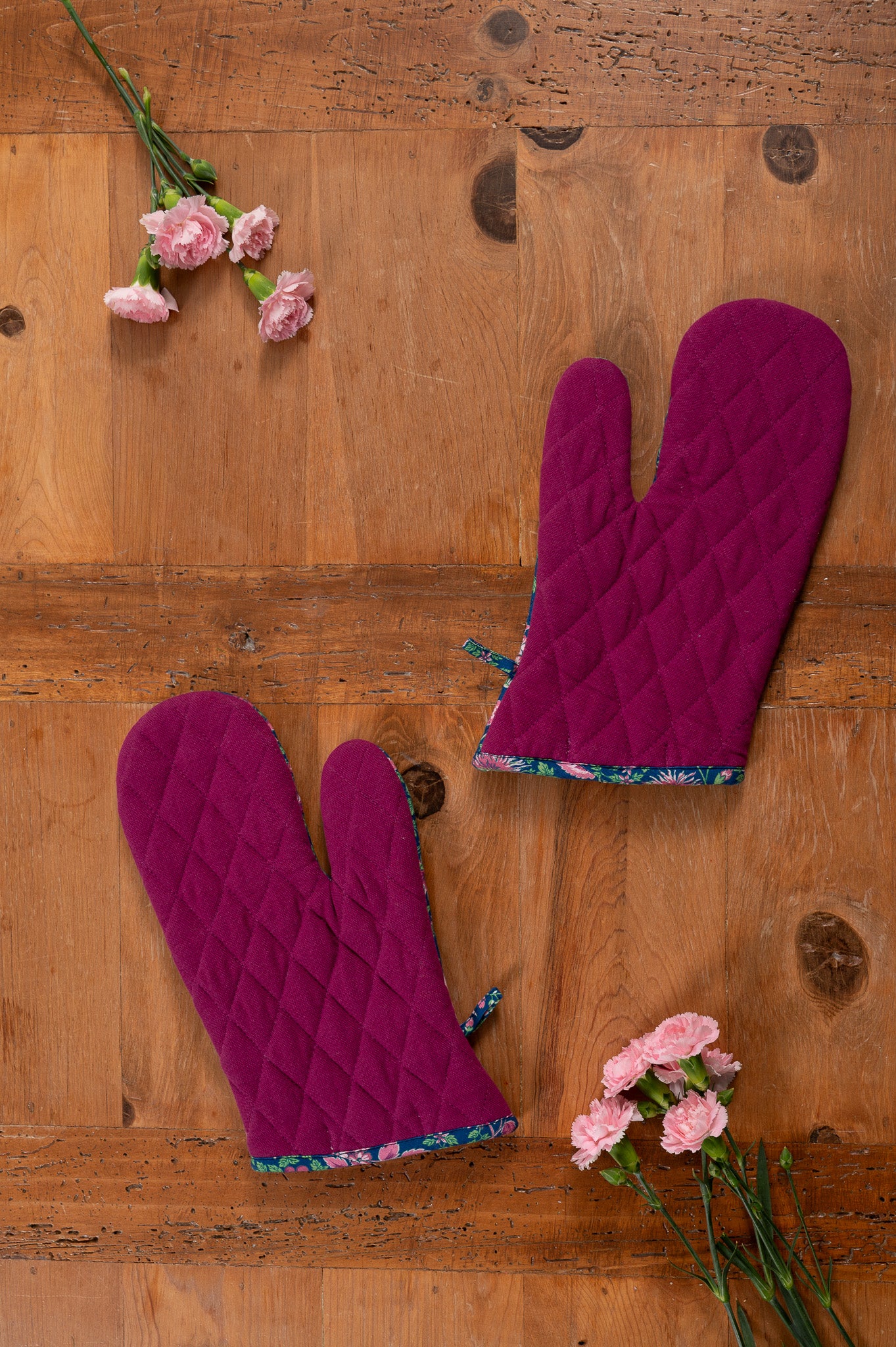 Prairie Essentials Oven Mitt in Berry, Set of 2