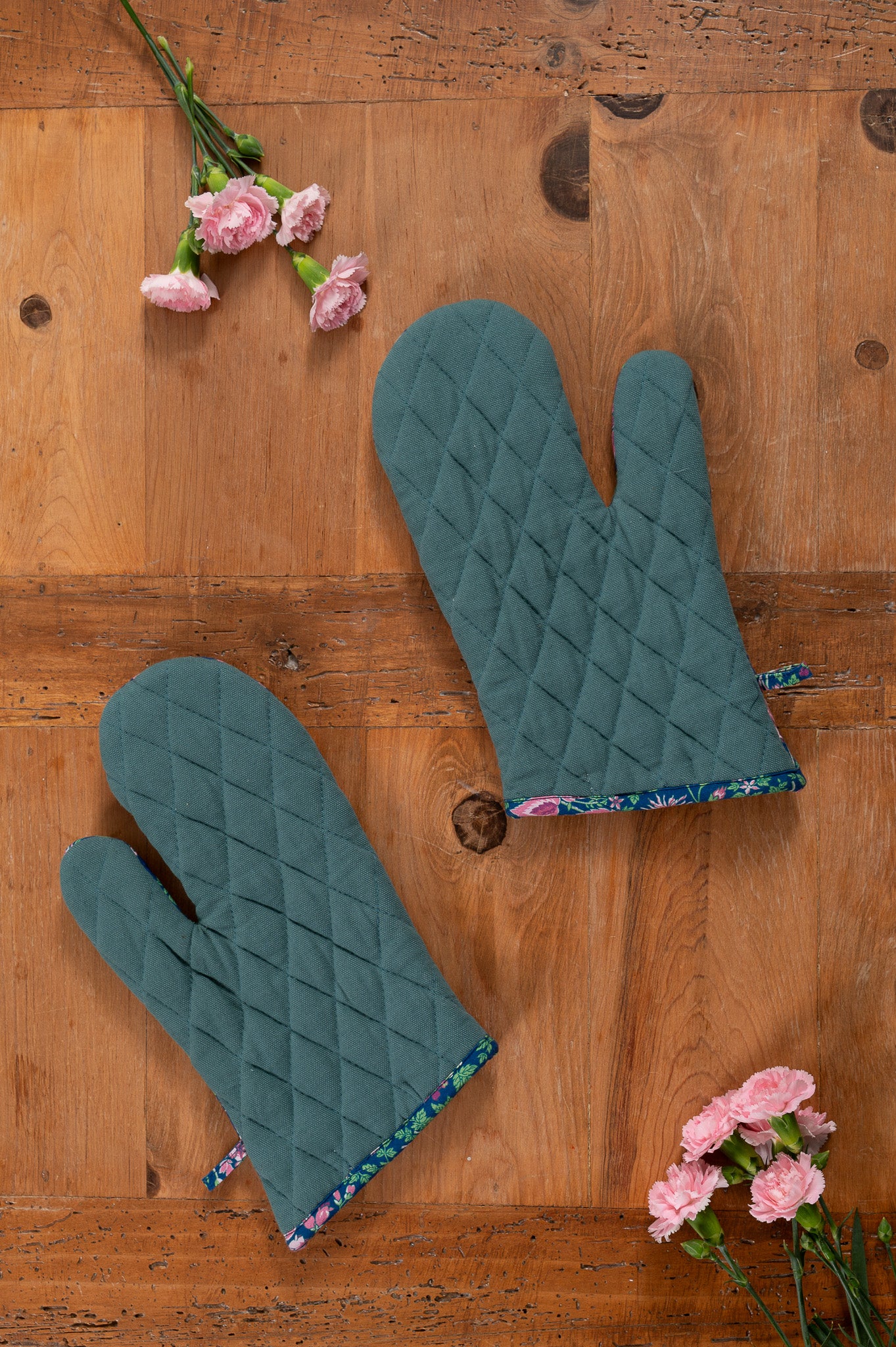 Prairie Essentials Oven Mitt in Green, Set of 2