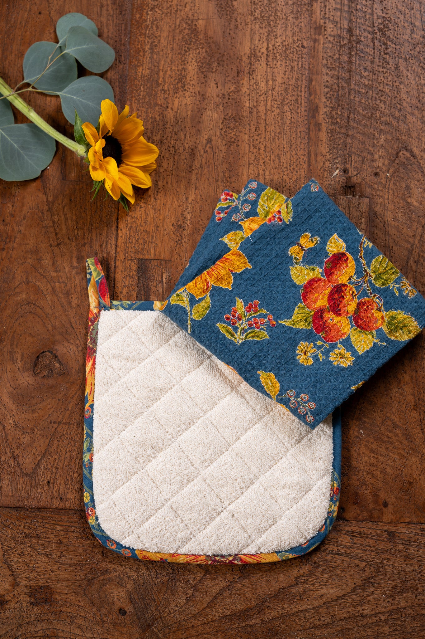 On the Prairie Pocket Potholder with Tea Towel