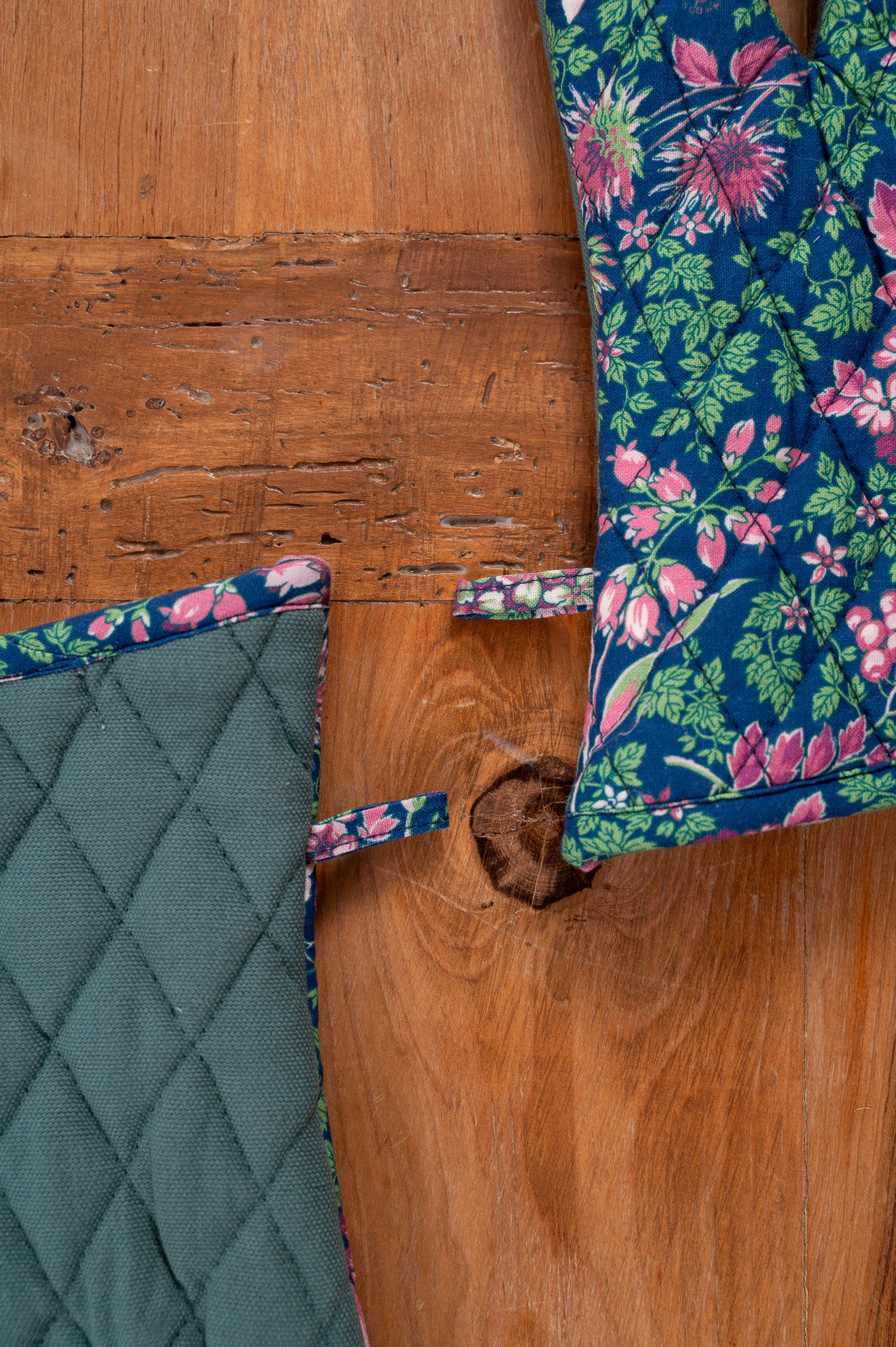 Prairie Essentials Oven Mitt in Green, Set of 2