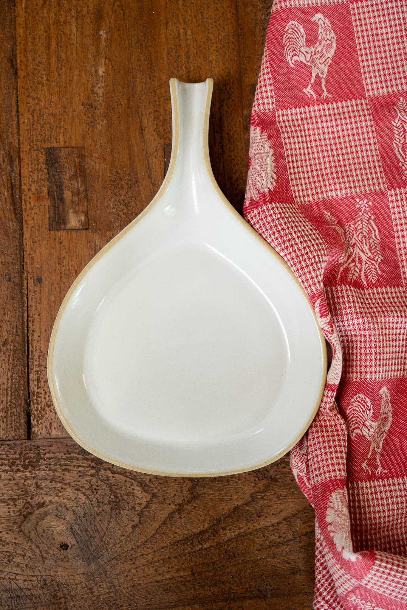 The Brookline Skillet Plate in Ivory