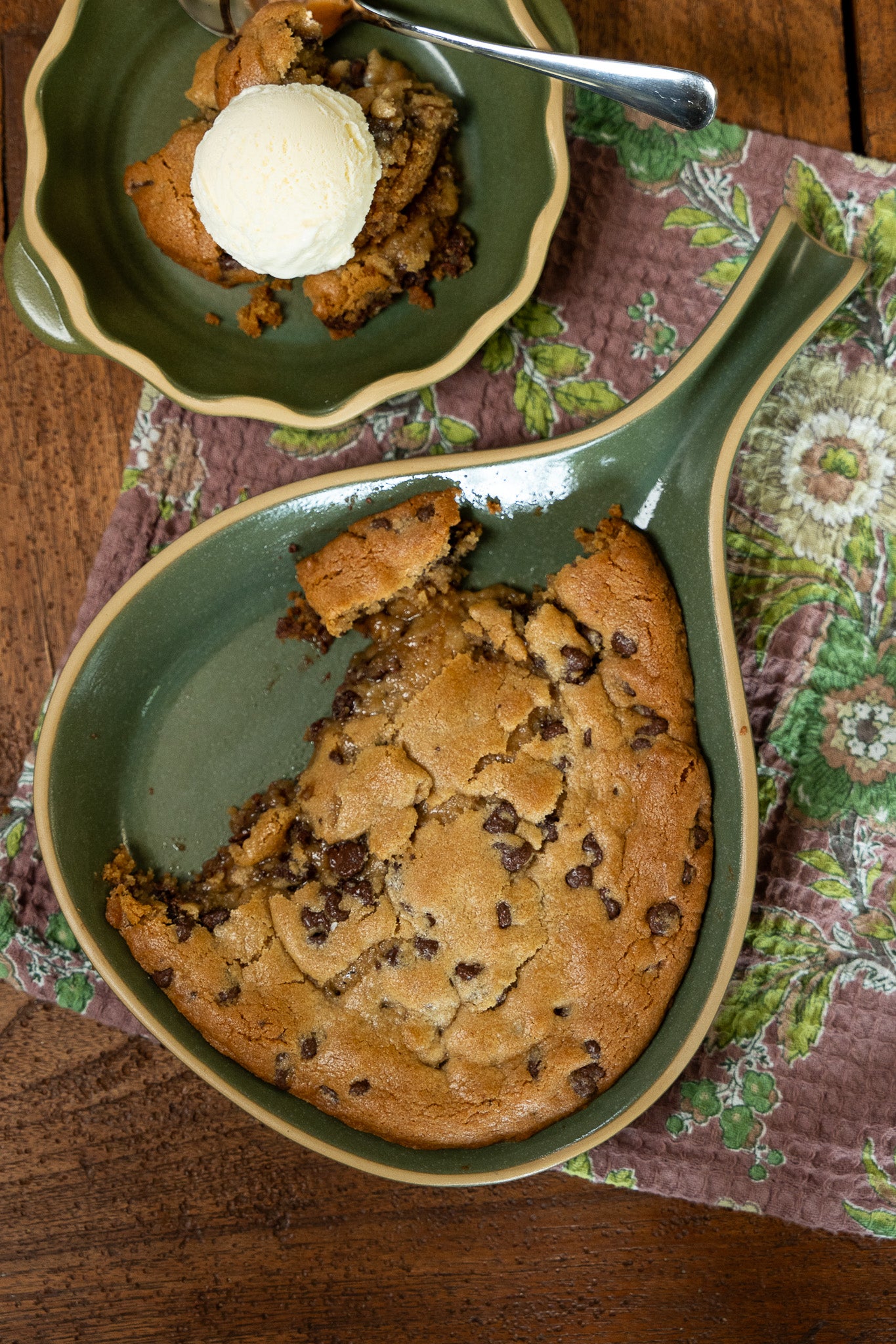 The Brookline Skillet Plate in Moss