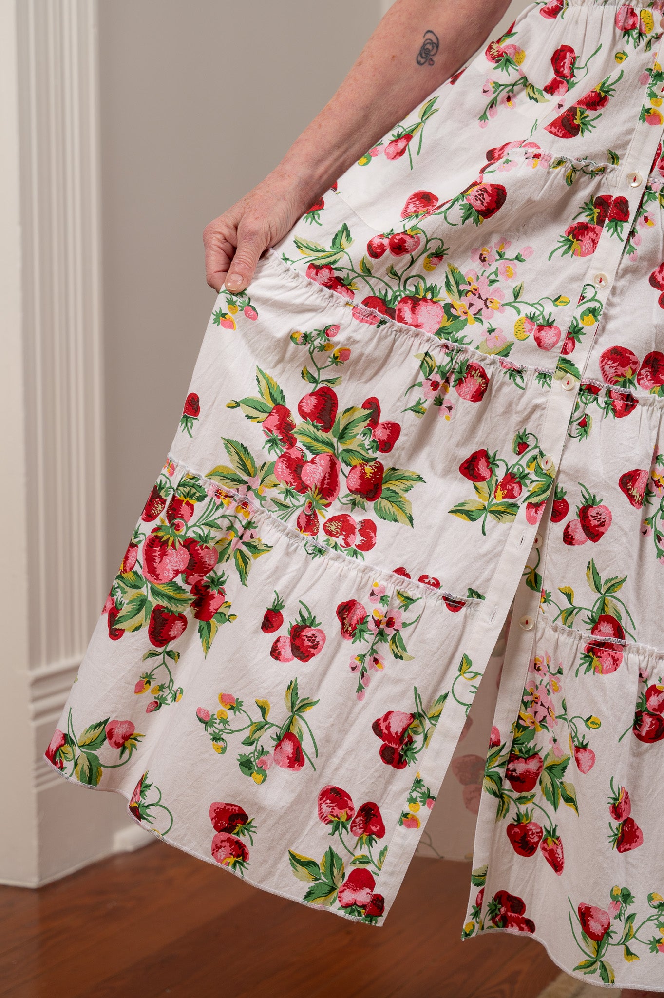 Stylish Strawberry Prairie Dress: Modern Prairie's Latest Stylish Strawberry Prairie Dress: Modern Prairie's Latest