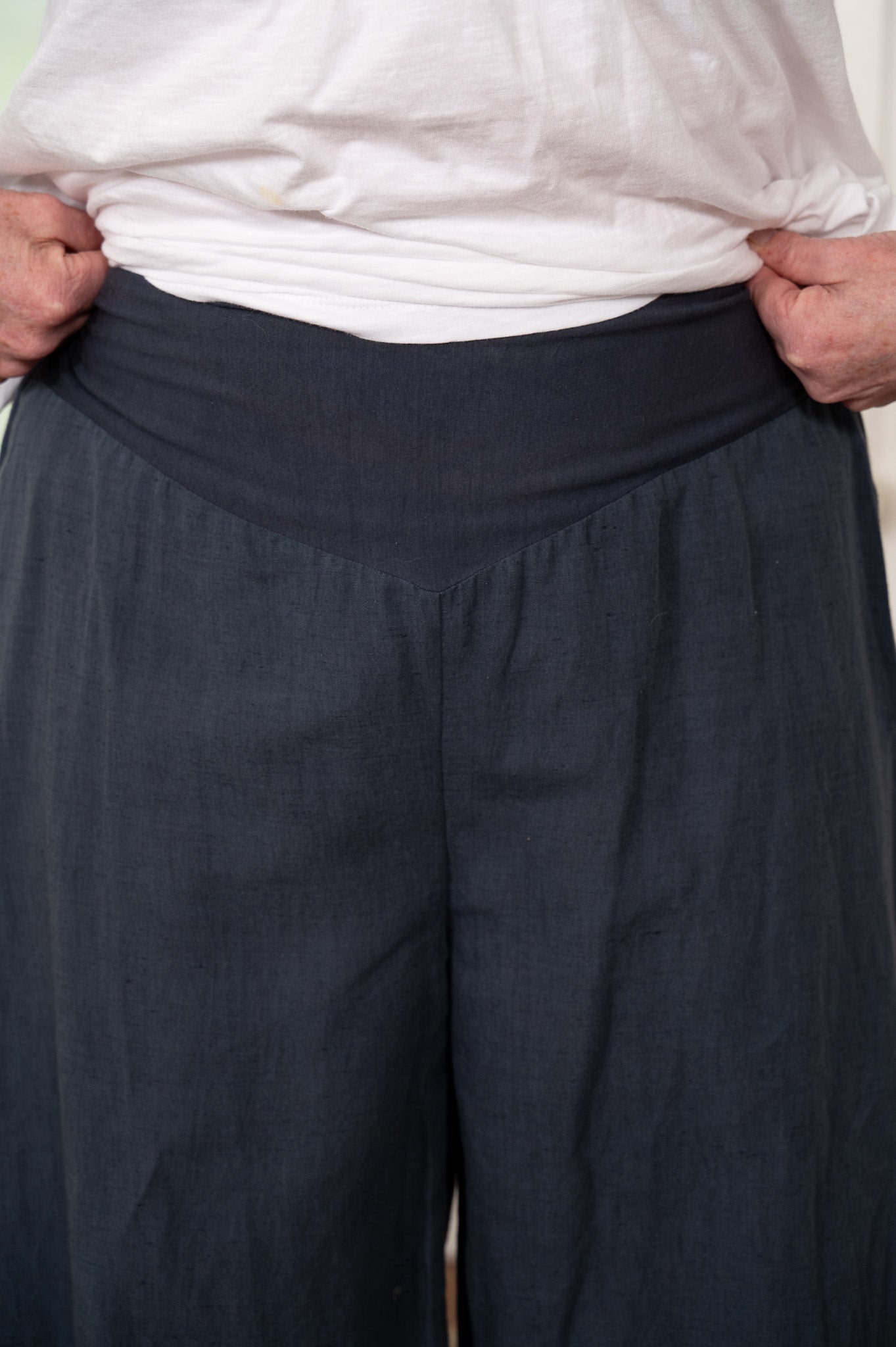Vineyard Pant in Navy