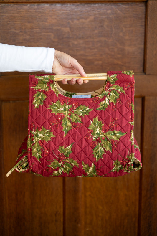 Holly Winterberry Casserole Carrier