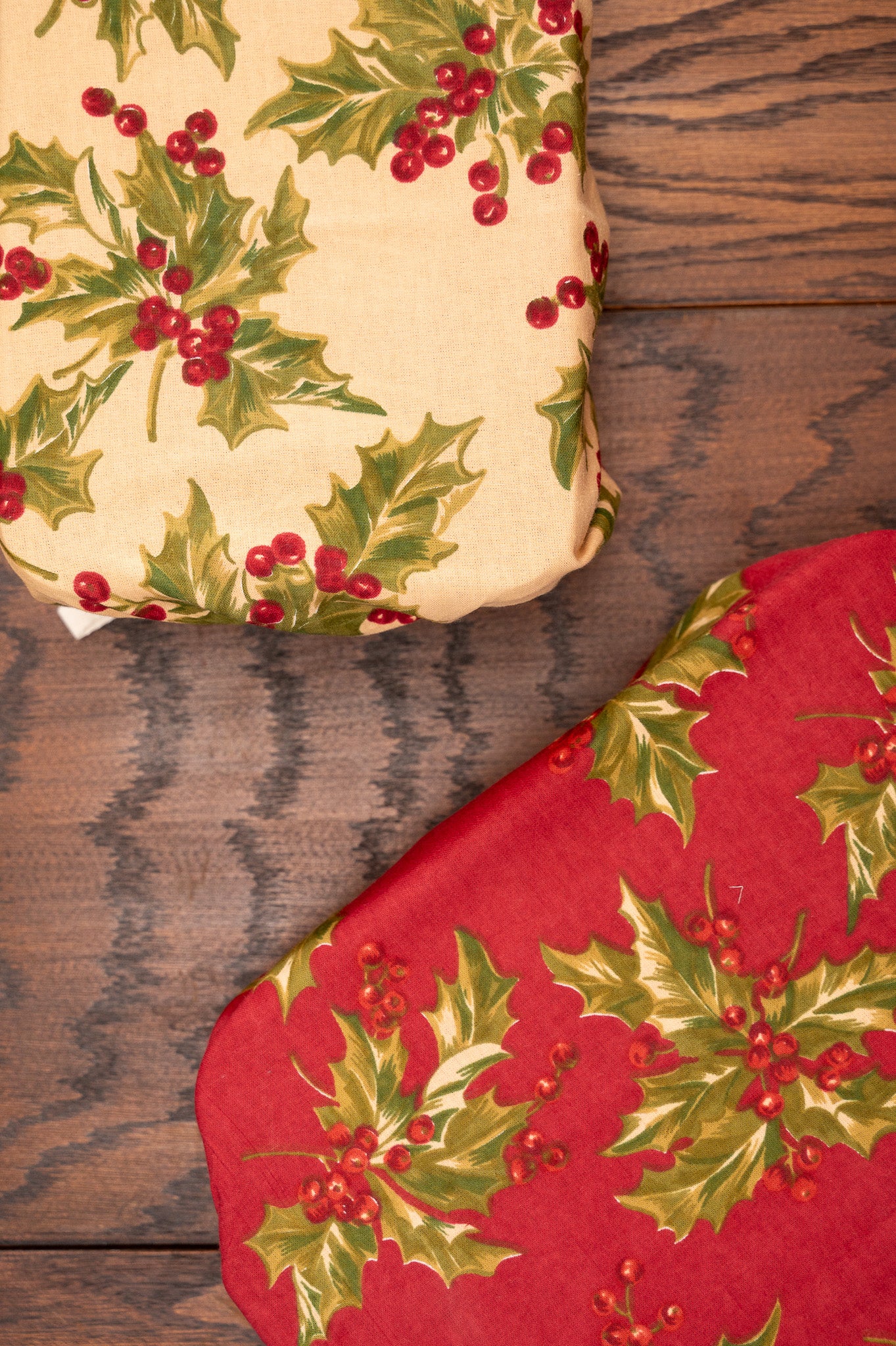 Holly Winterberry Casserole Covers, Set of 2