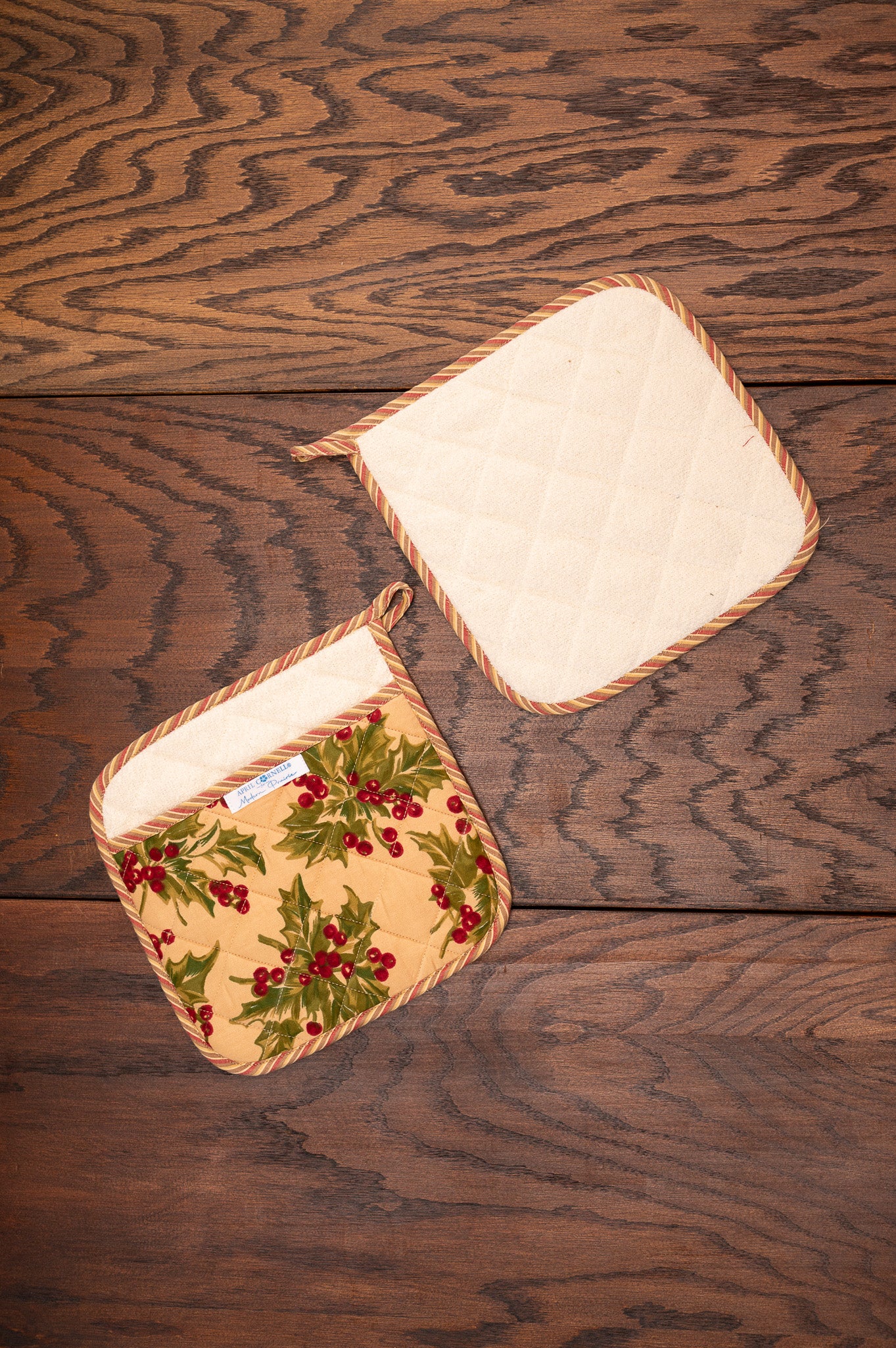 Holly Winterberry Potholders, Set of 2