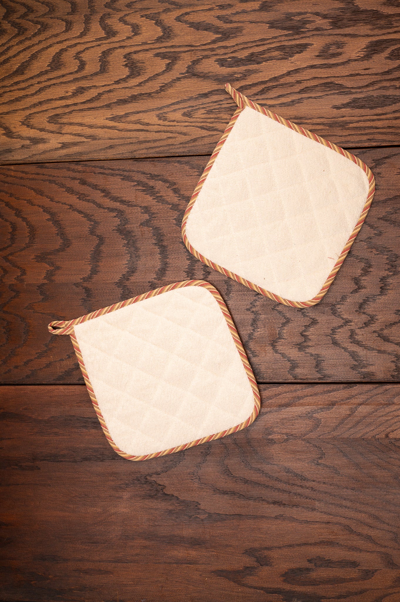 Holly Winterberry Potholders, Set of 2