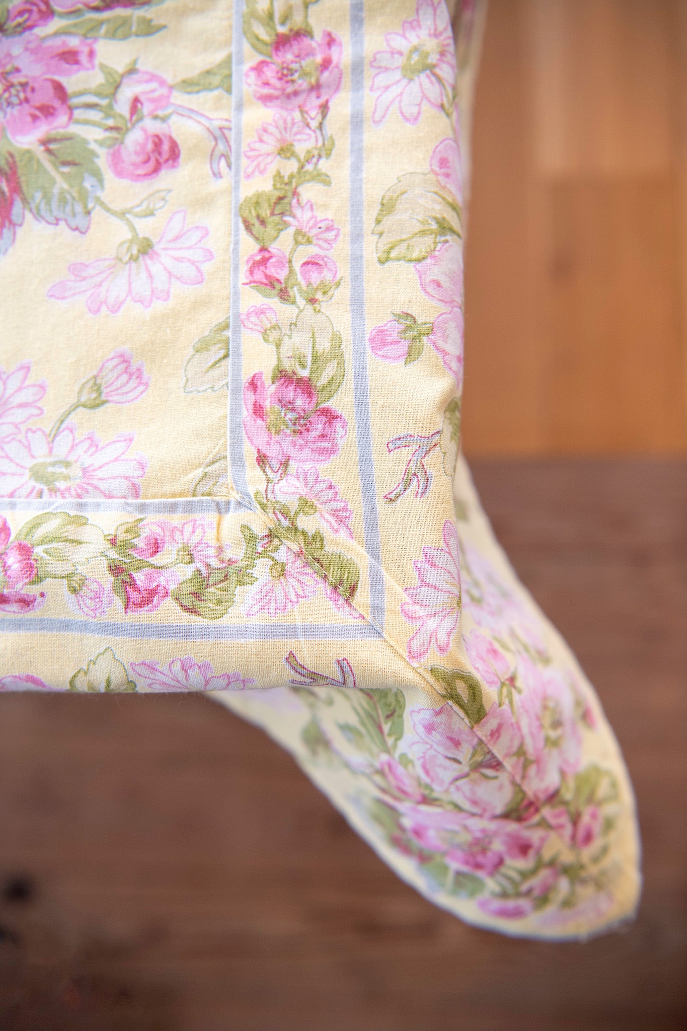 Apple Blossom Tablecloth, 60x90