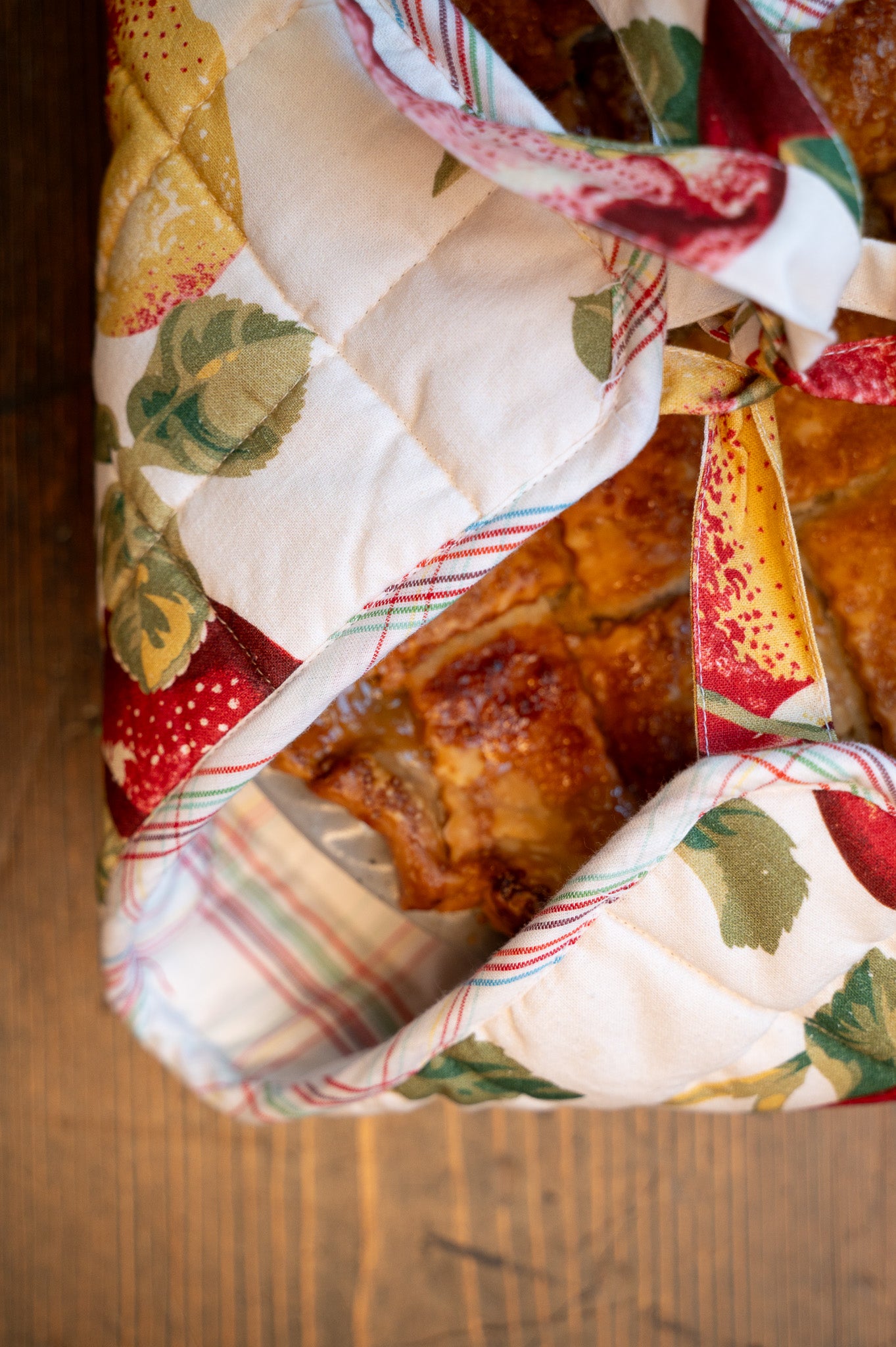 Apple Tree Pie Carrier