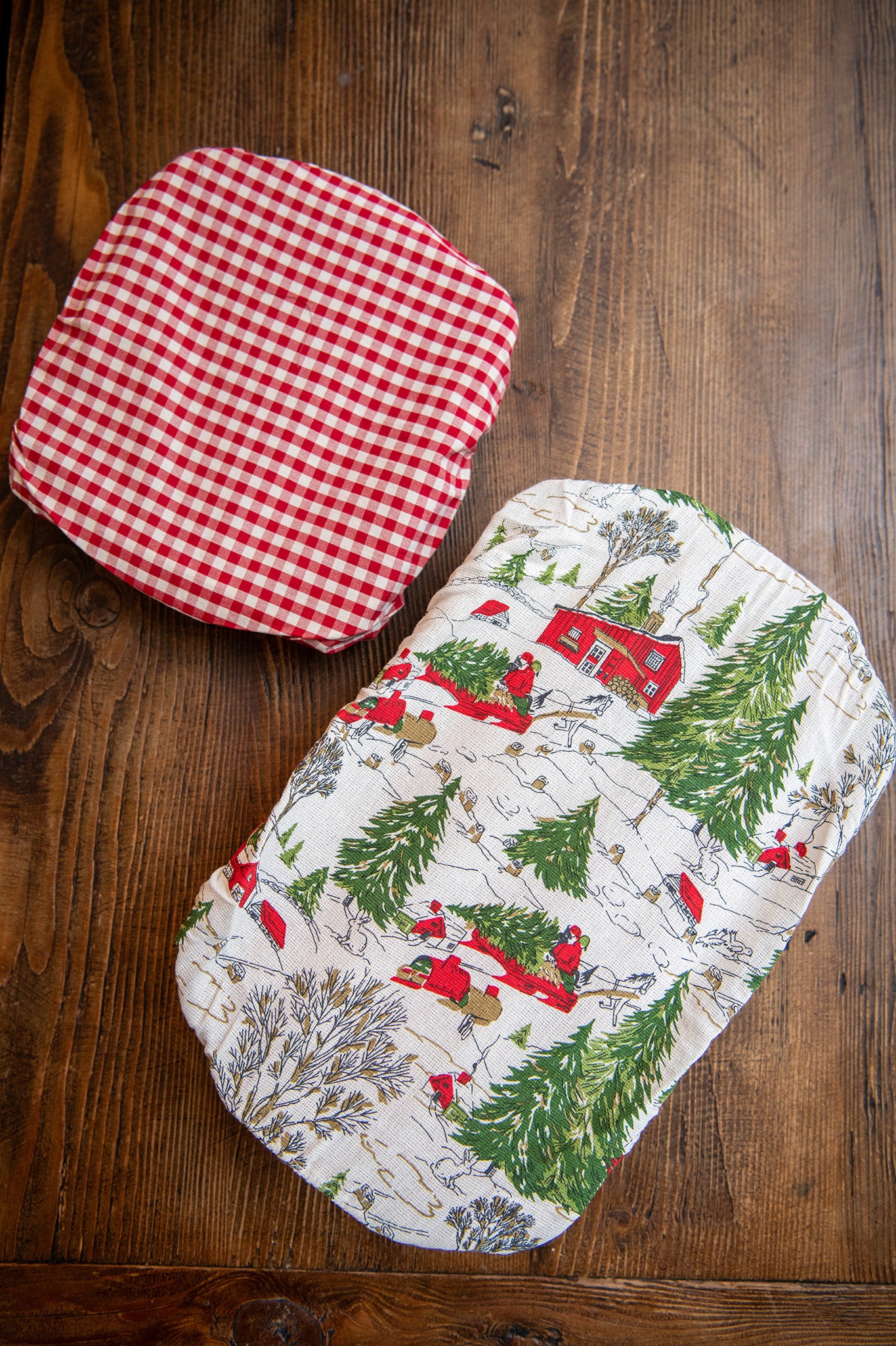 Christmas Prairie-Village Casserole Dish Covers, set of 2