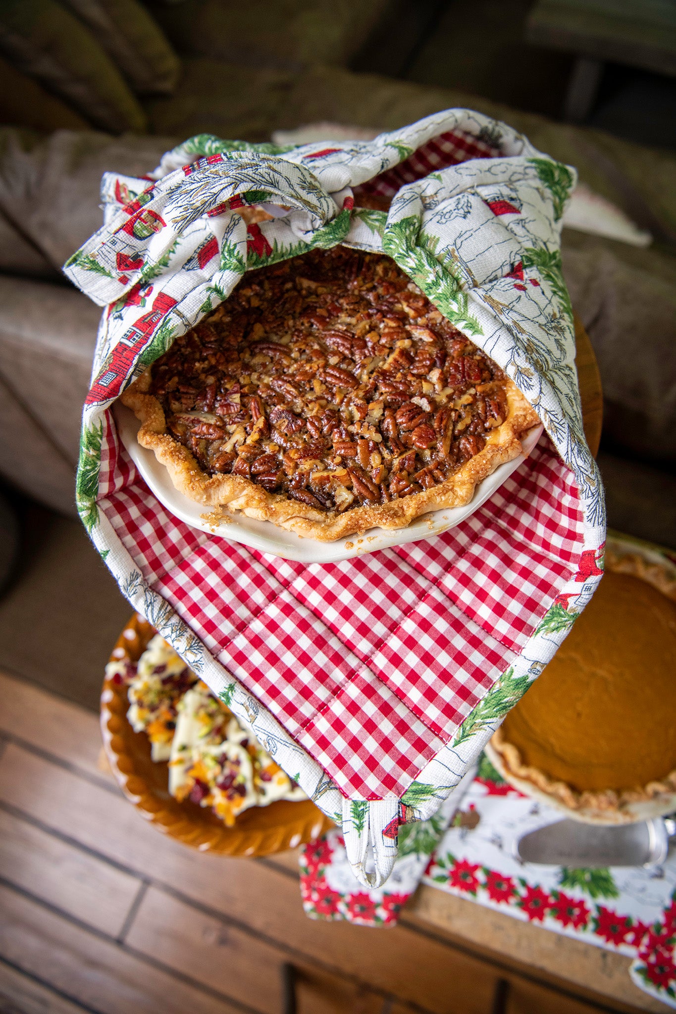 Christmas Prairie - Village Easy-As-Pie Carrier