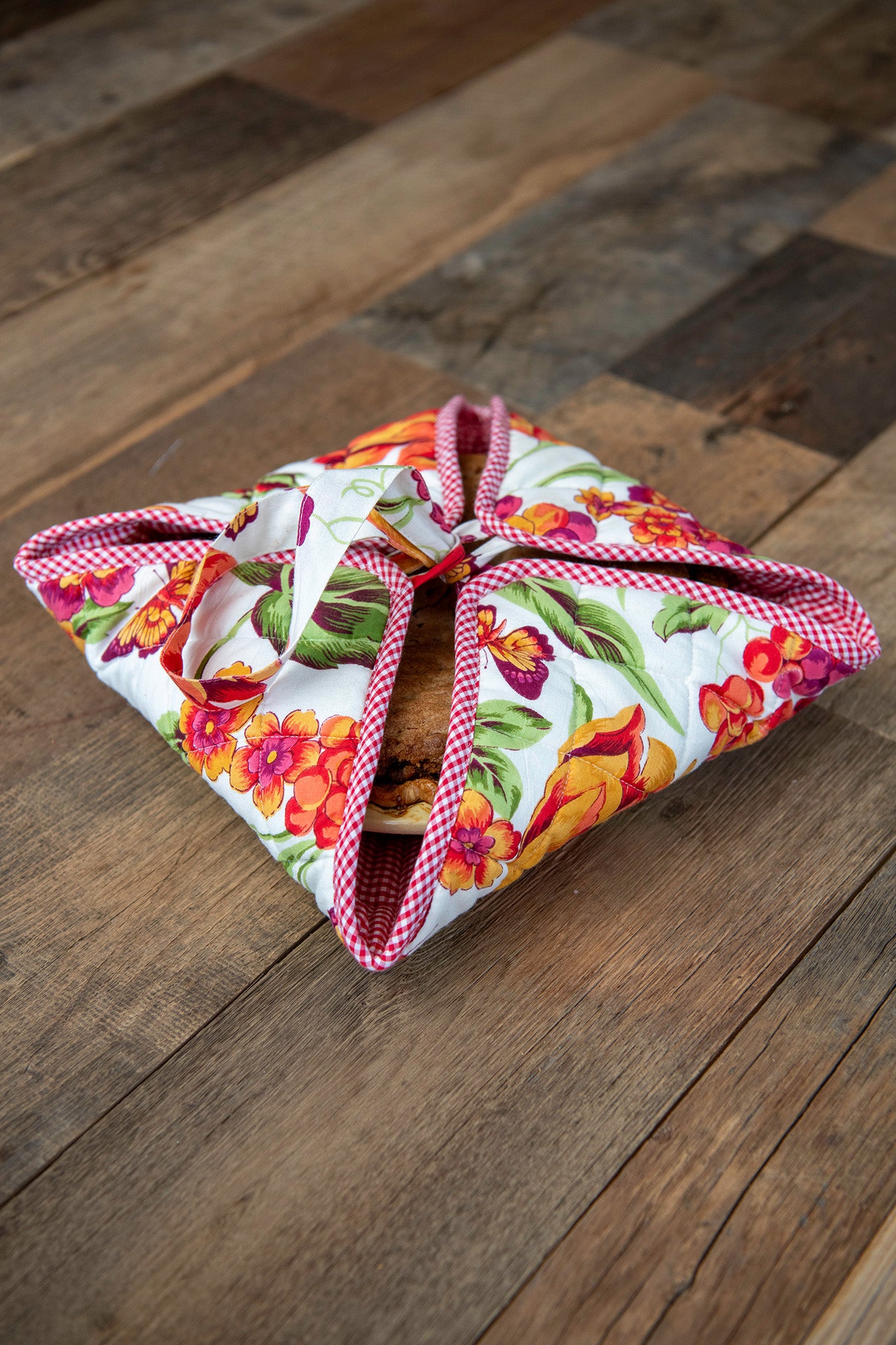 Cornucopia Pie Carrier