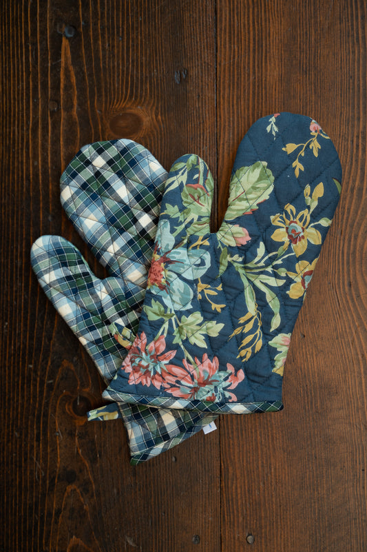 Eternal Rose Oven Mitts, Set of 2