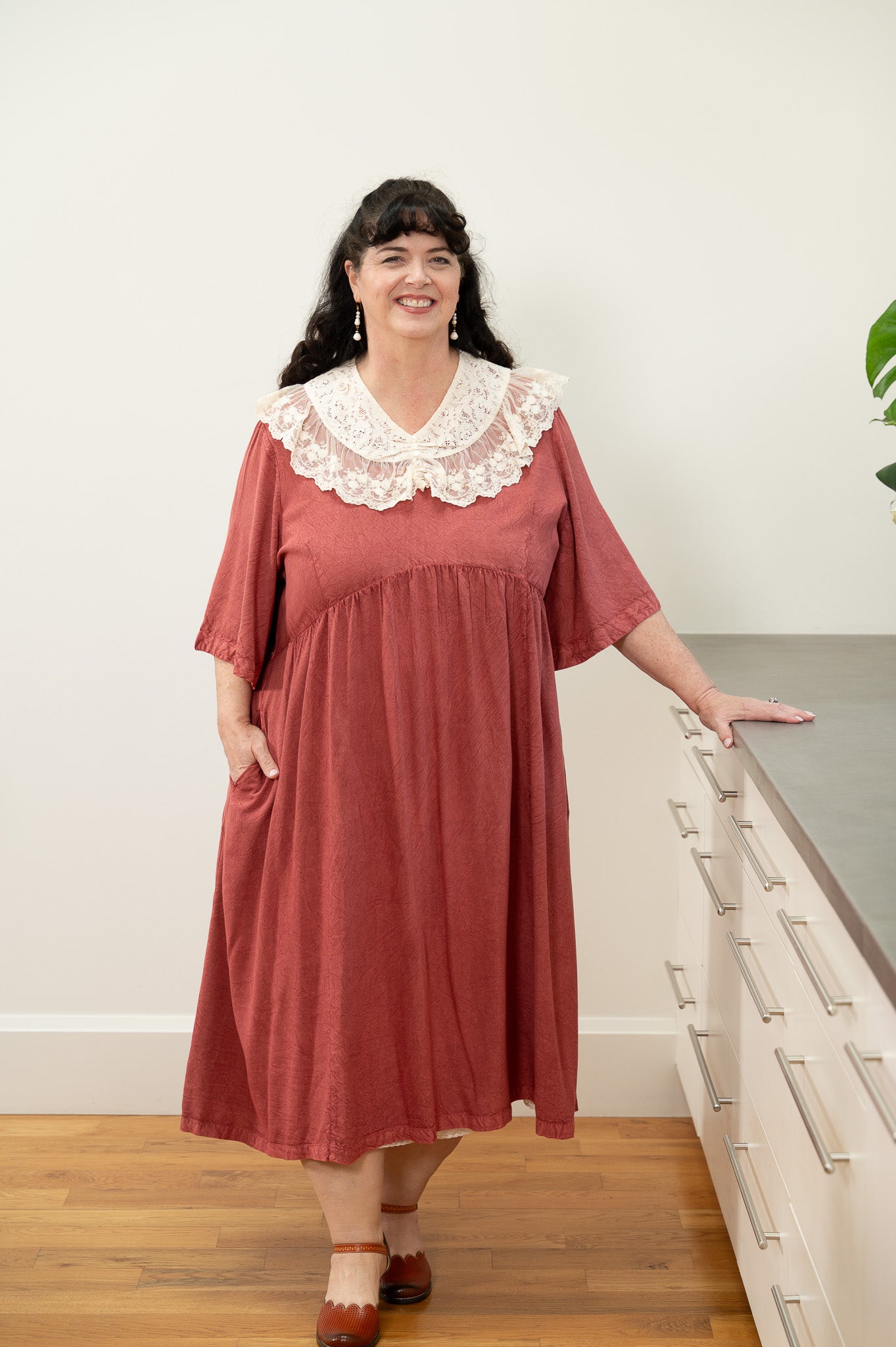 French Lace Collar in Antique White