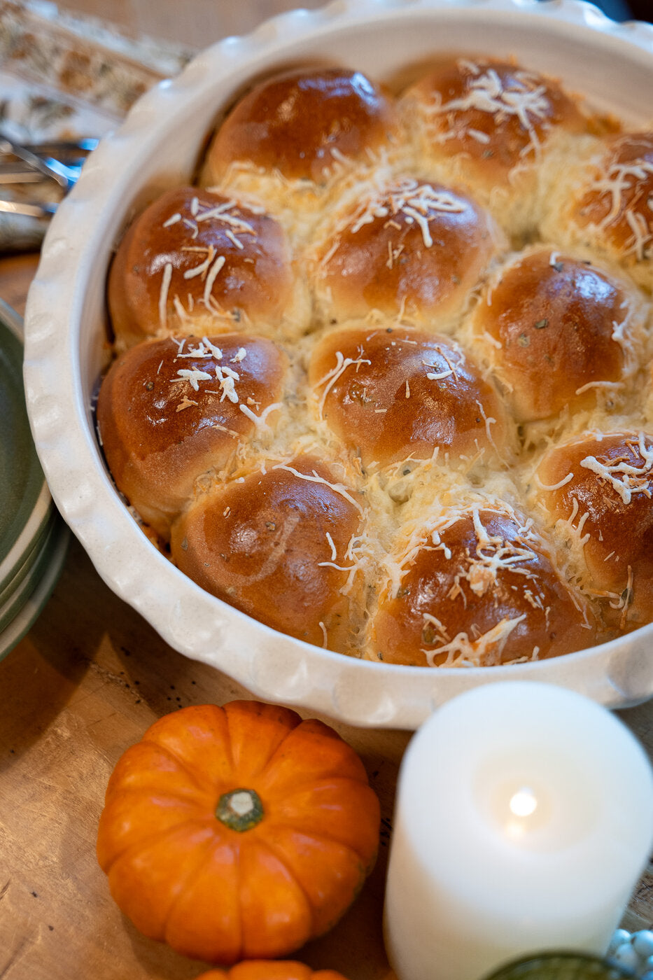 Sage and cheddar pull-apart rolls