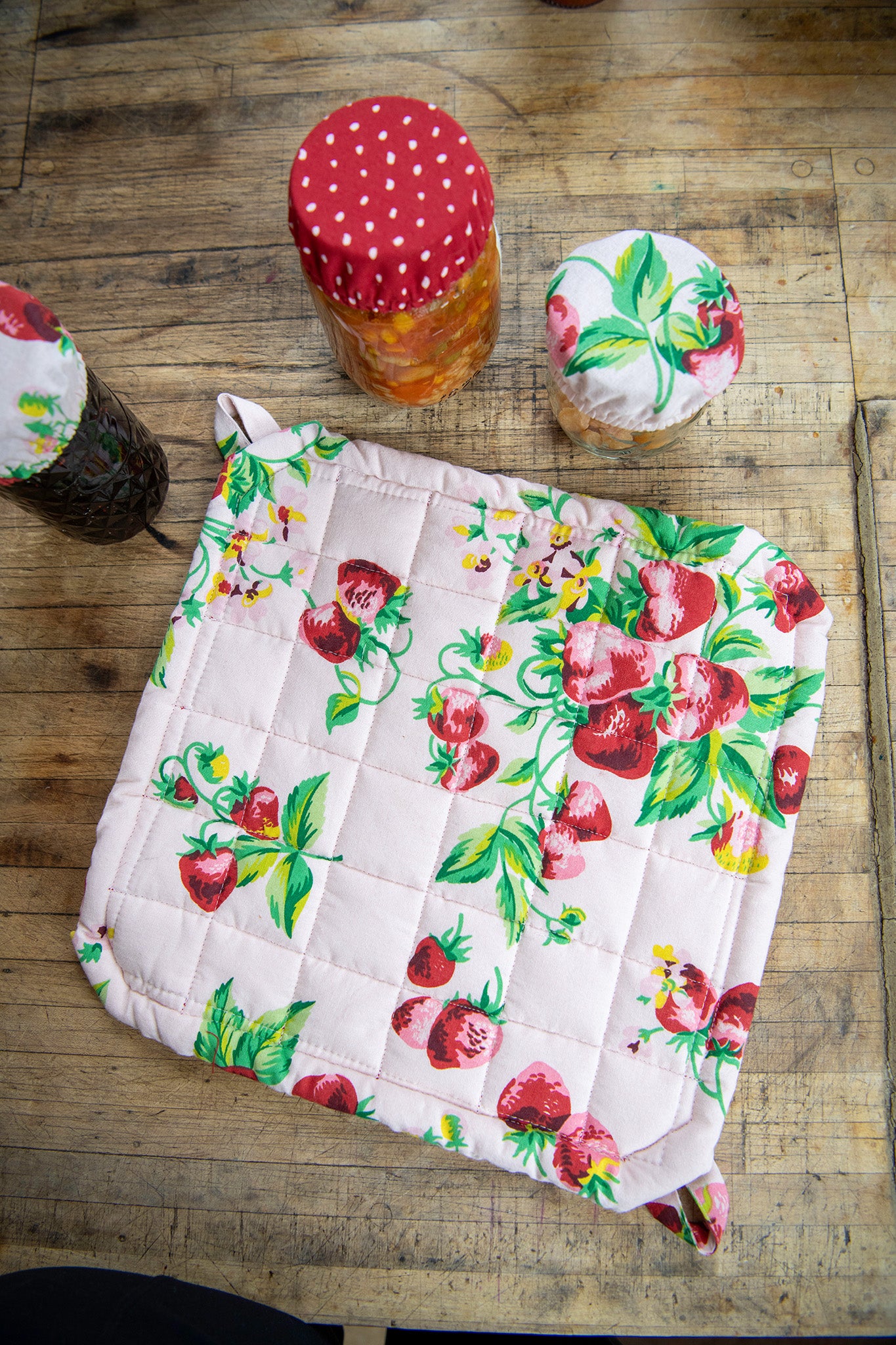 Strawberry Fields Mason Jar Carrier