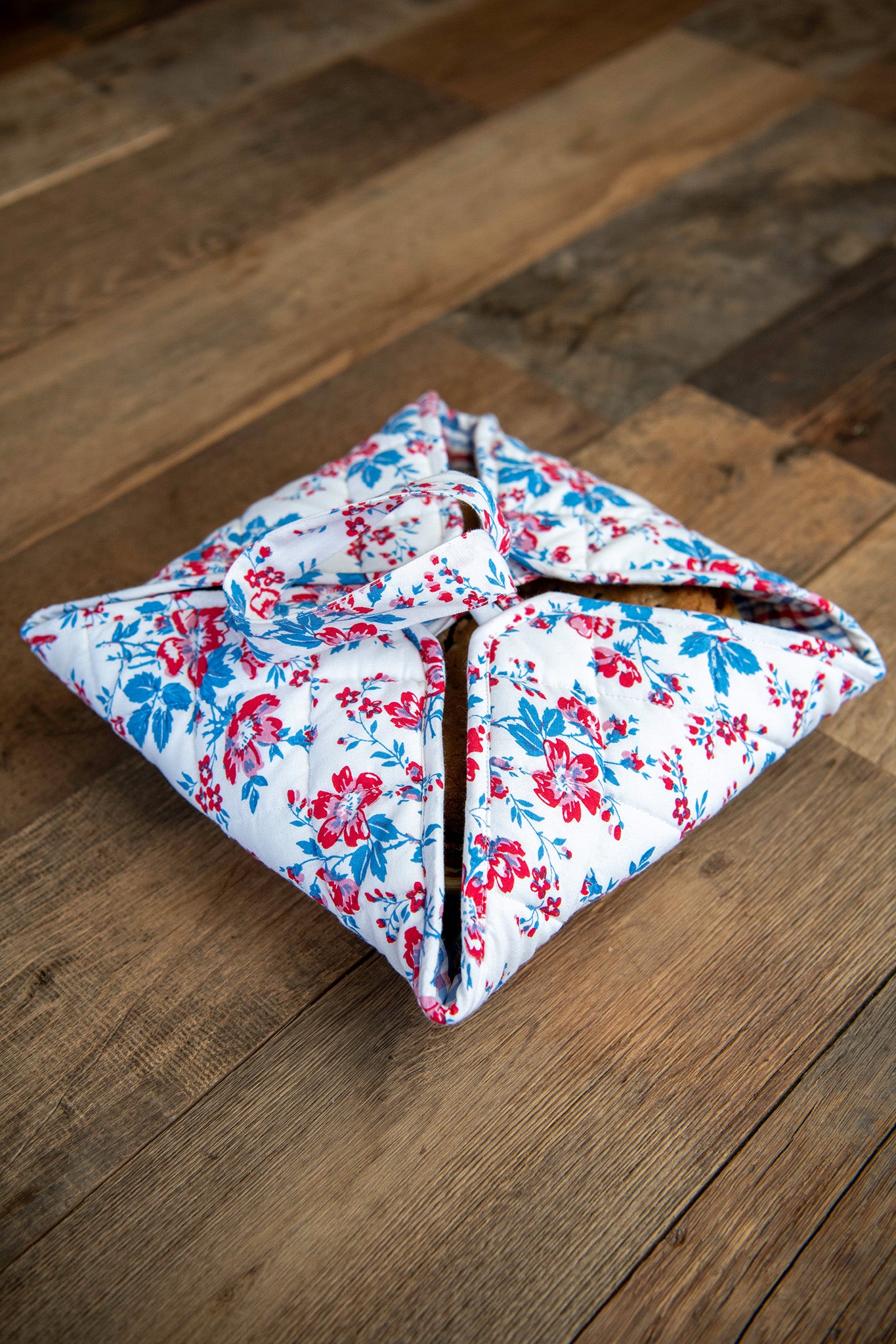 Magnolia Pie Carrier