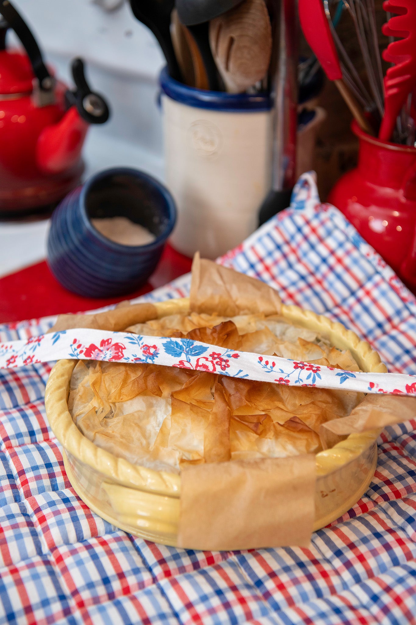 Magnolia Pie Carrier