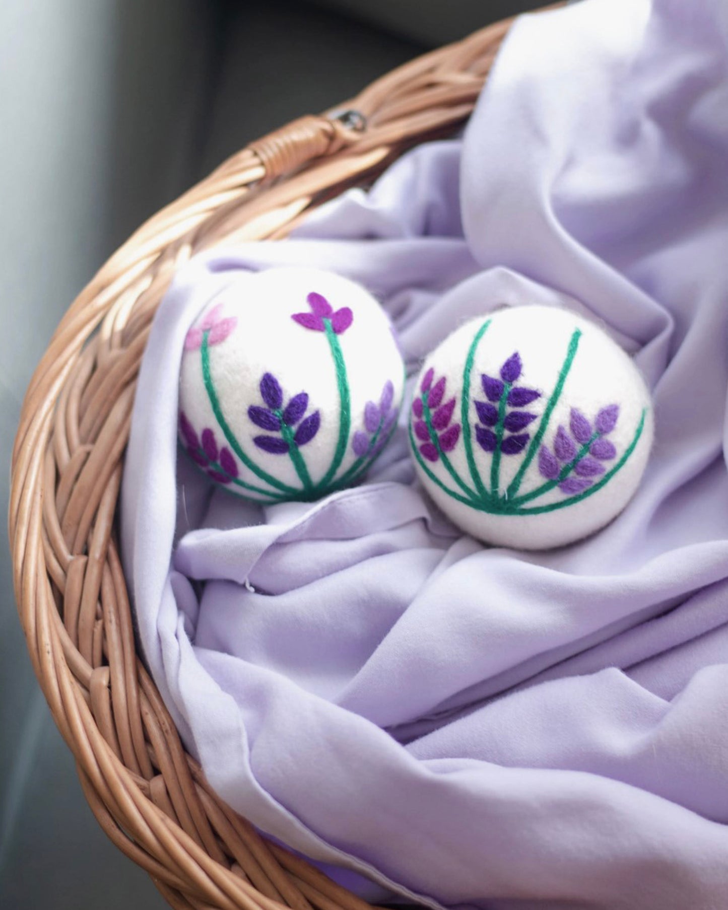 Lavender Fields Eco-Dryer Balls w/ Bee, Set of 3