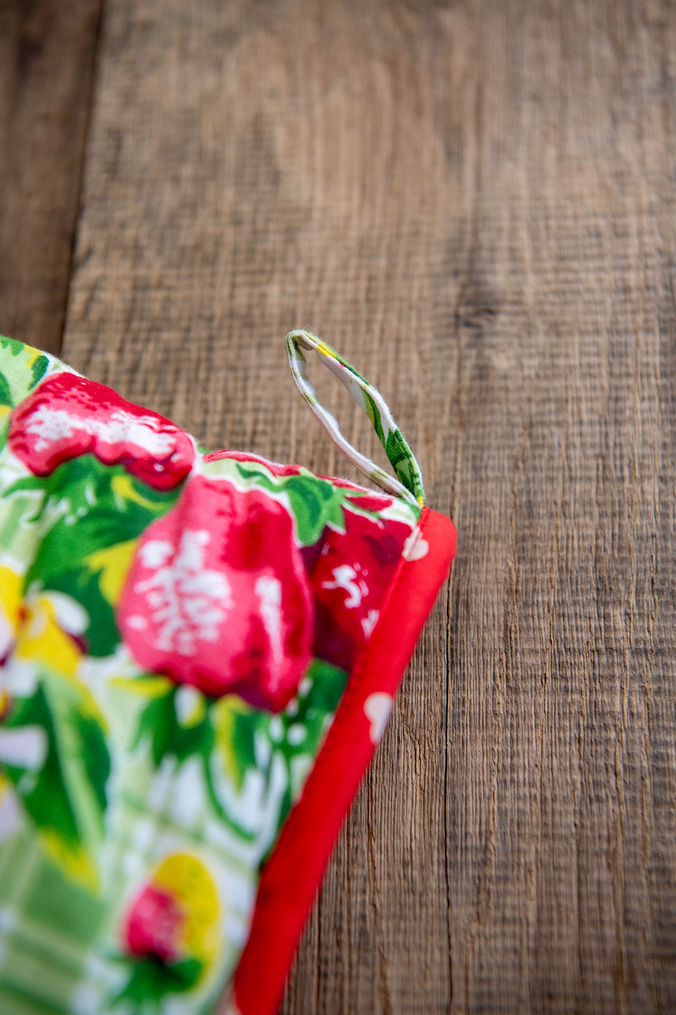Strawberry Gingham Double Oven Pot Mitt