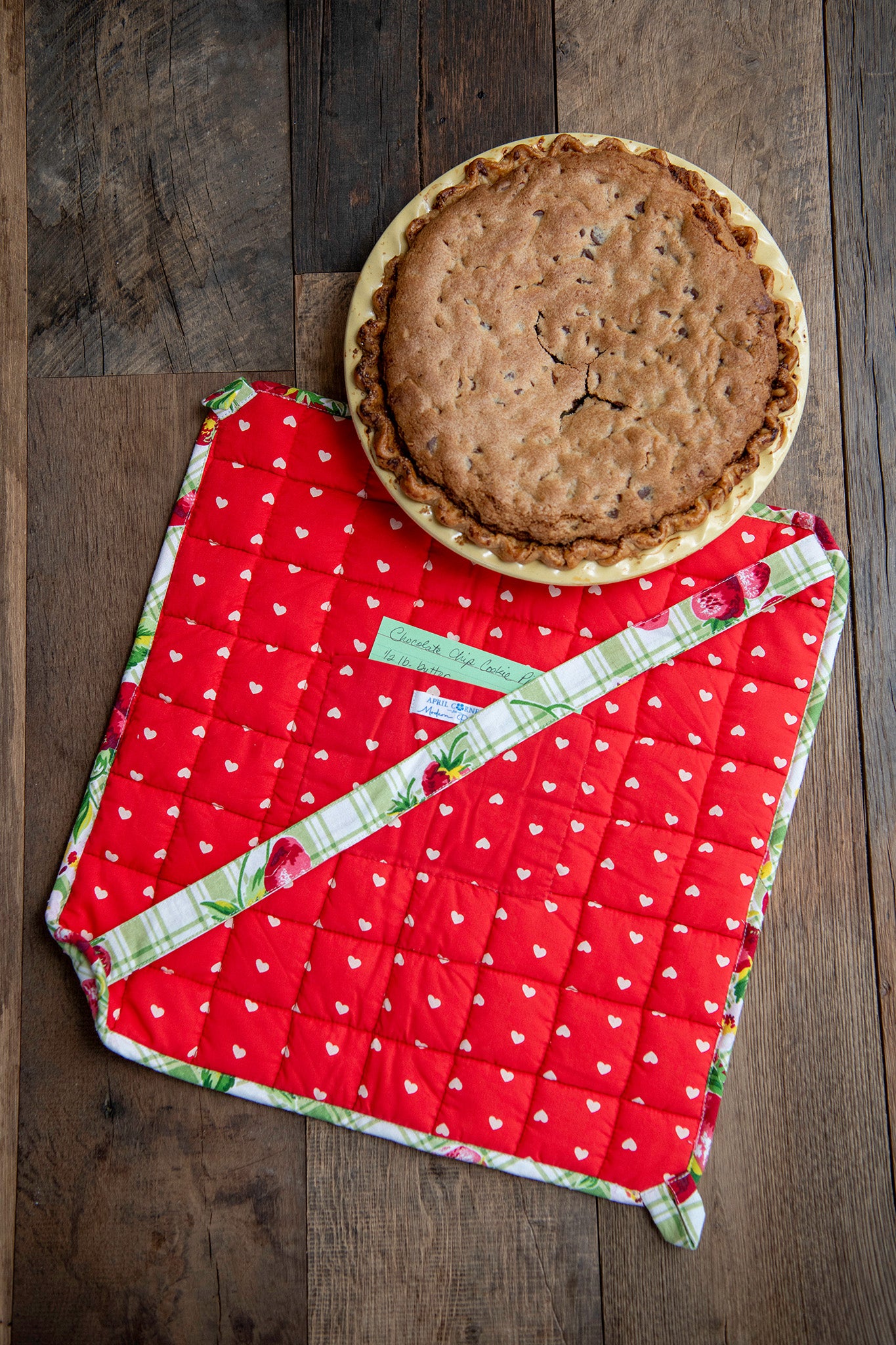 Strawberry Gingham Pie Carrier